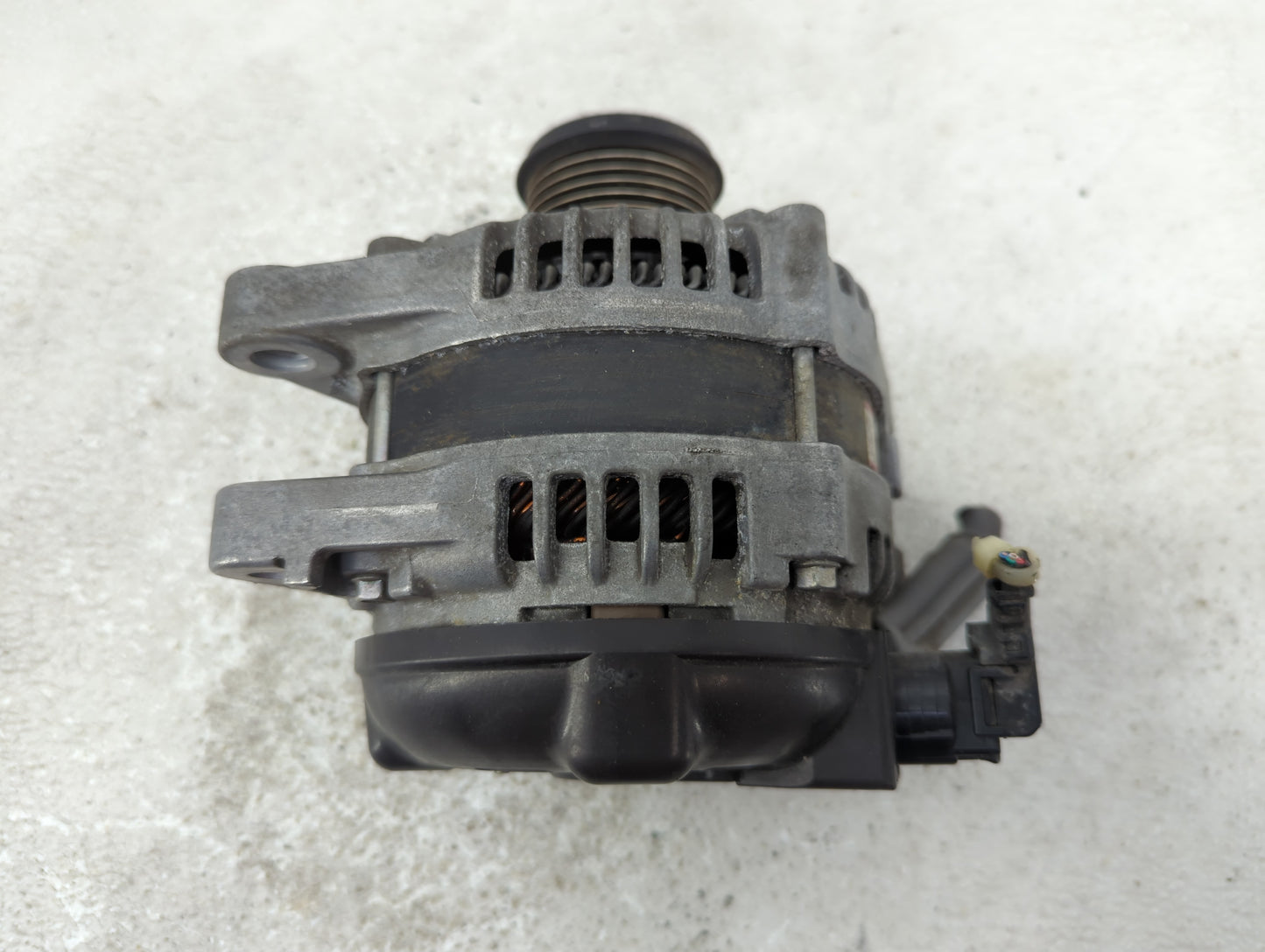 2007-2016 Toyota Sienna Alternator Replacement Generator Charging Assembly Engine OEM P/N:27060-0P241 Fits OEM Used Auto Par