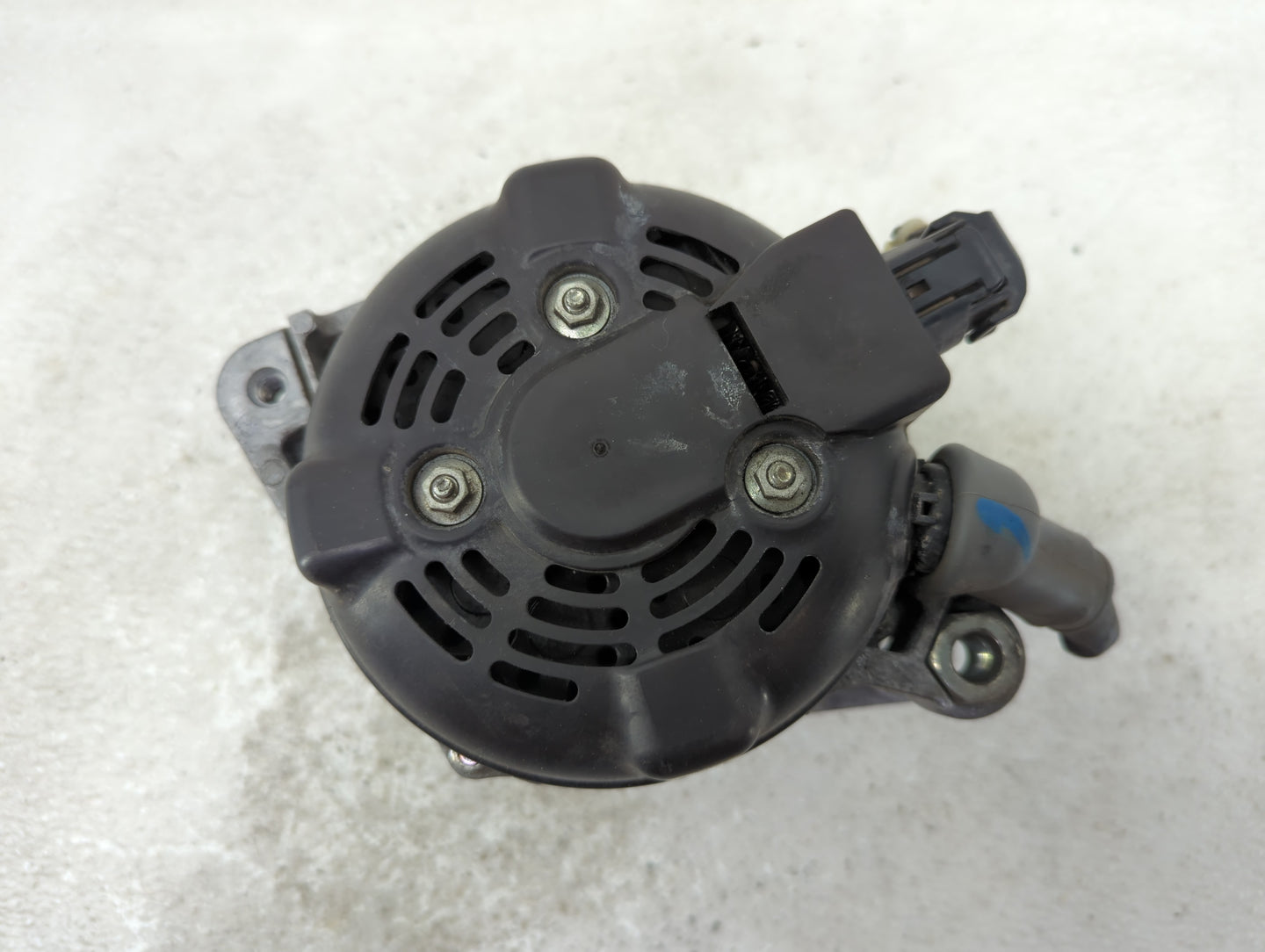 2007-2016 Toyota Sienna Alternator Replacement Generator Charging Assembly Engine OEM P/N:27060-0P241 Fits OEM Used Auto Par