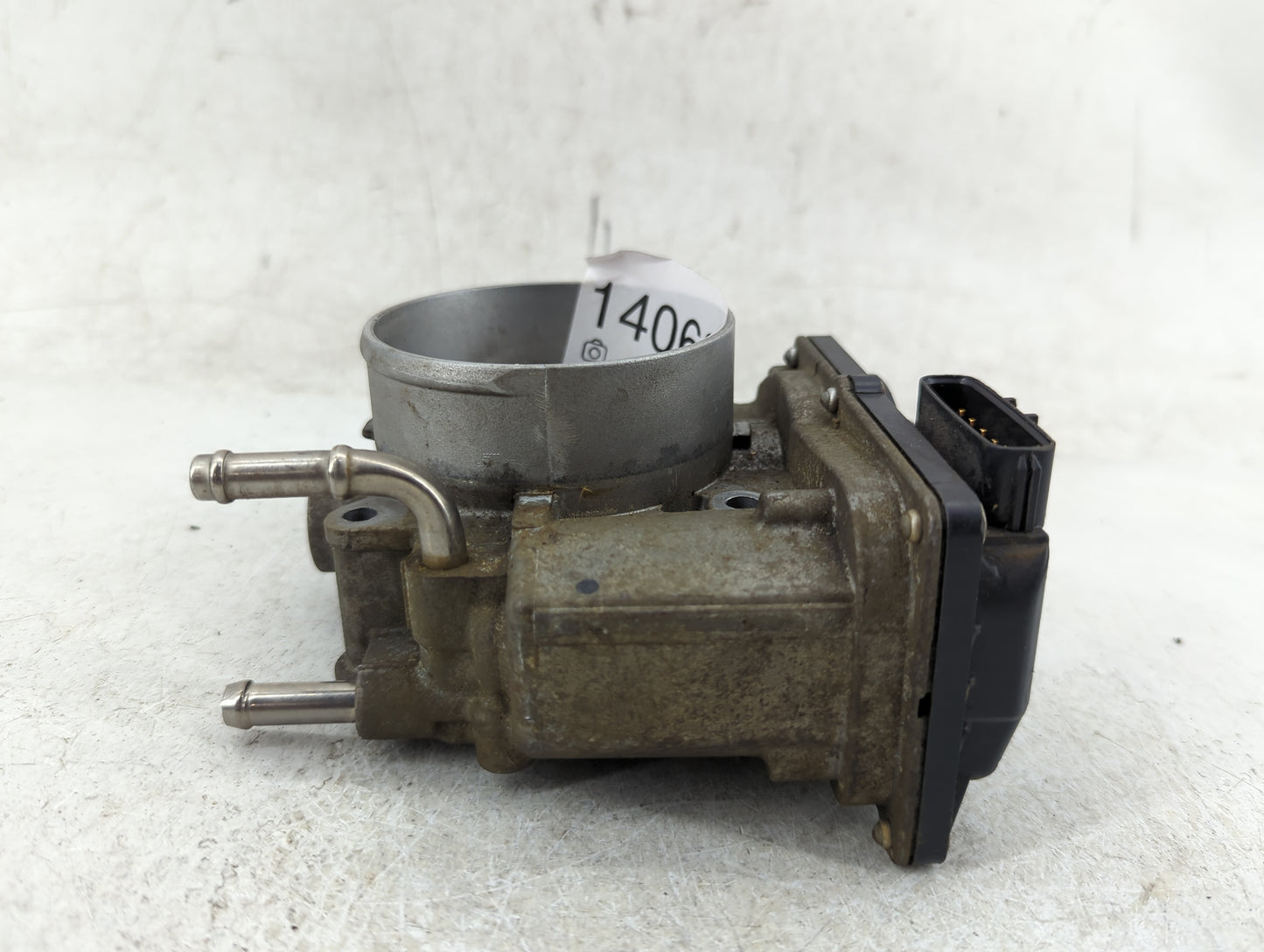 2007-2016 Toyota Sienna Throttle Body P/N:22030-0P050 Fits OEM Used Auto Parts - Oemusedautoparts1.com