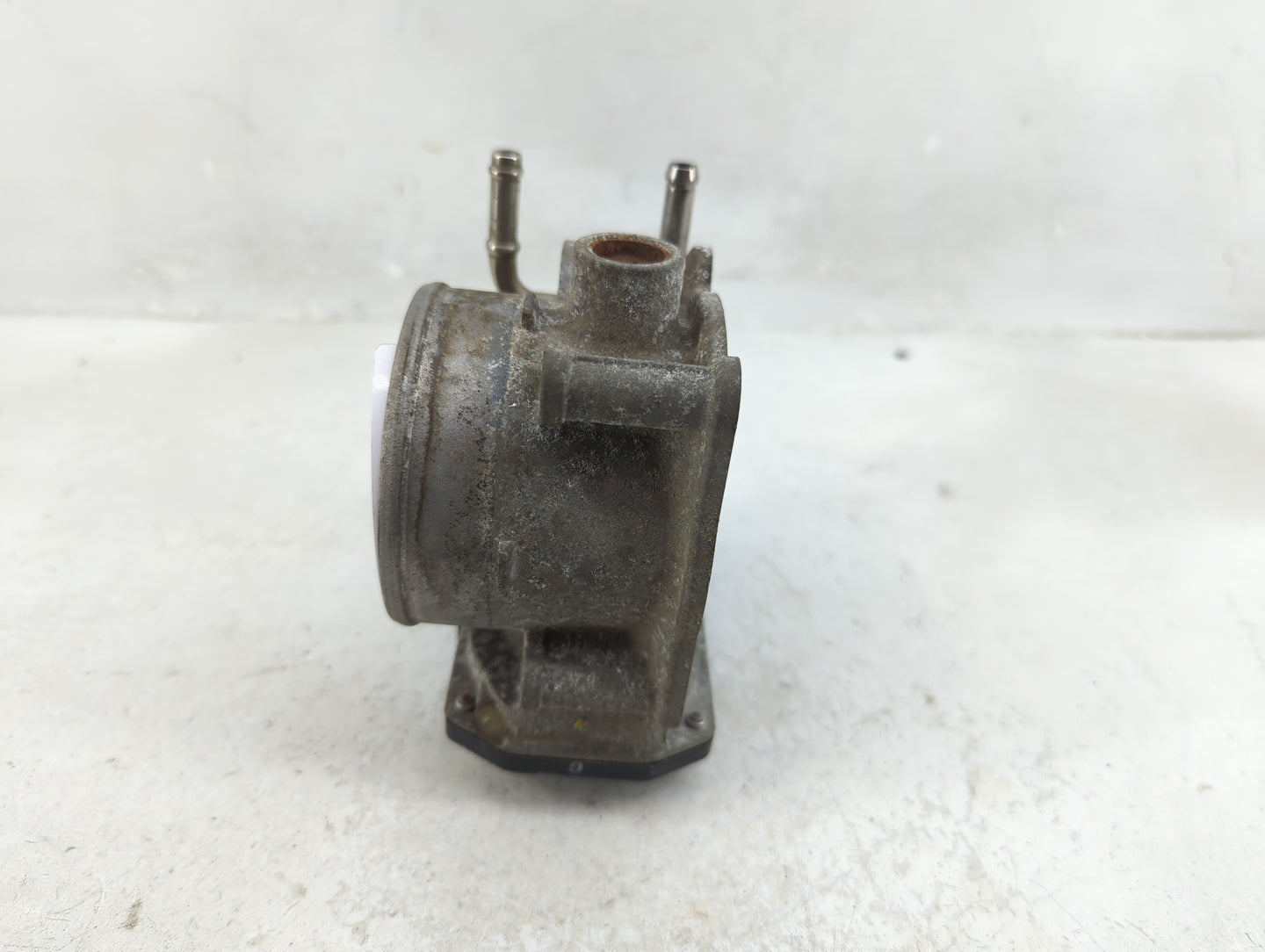 2007-2016 Toyota Sienna Throttle Body P/N:22030-0P050 Fits OEM Used Auto Parts - Oemusedautoparts1.com
