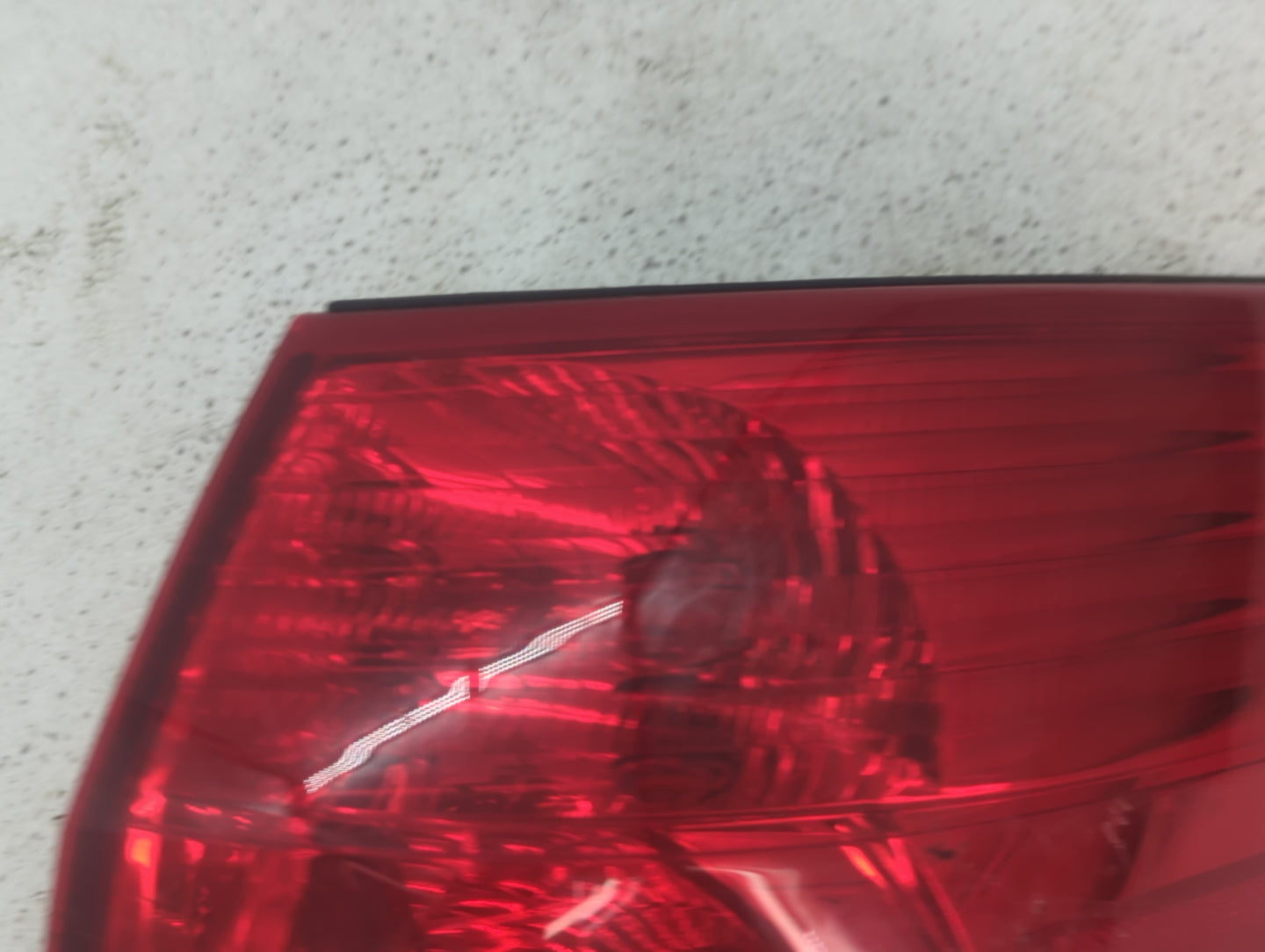 2006-2010 Toyota Sienna Tail Light Assembly Passenger Right OEM Fits Fits 2006 2007 2008 2009 2010 OEM Used Auto Parts - Oem