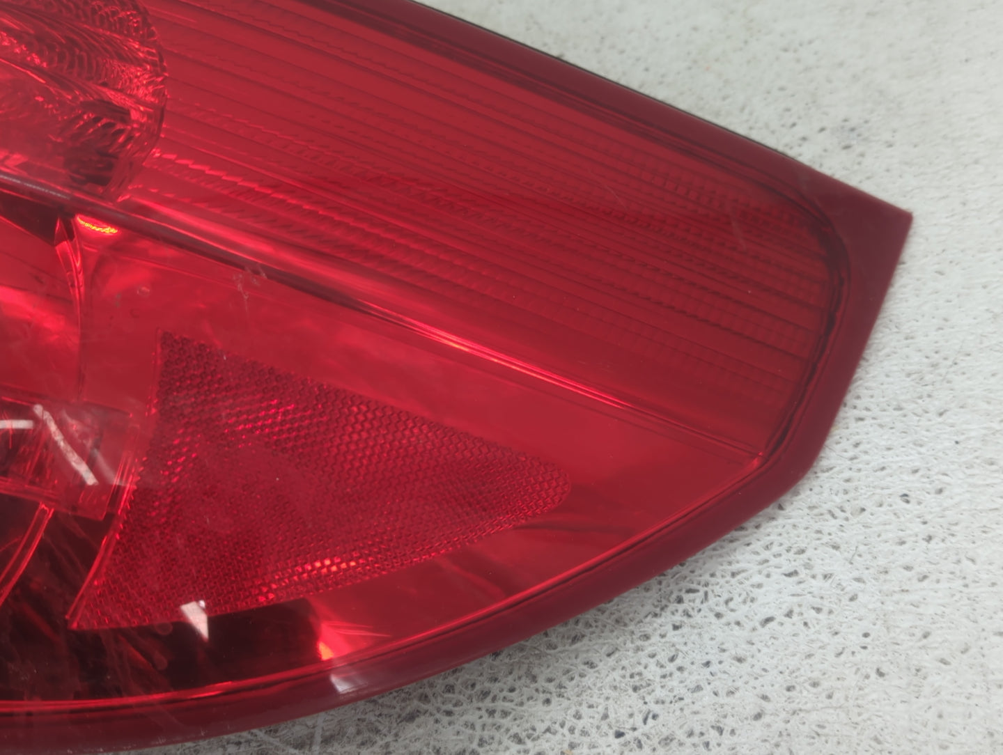 2006-2010 Toyota Sienna Tail Light Assembly Passenger Right OEM Fits Fits 2006 2007 2008 2009 2010 OEM Used Auto Parts - Oem