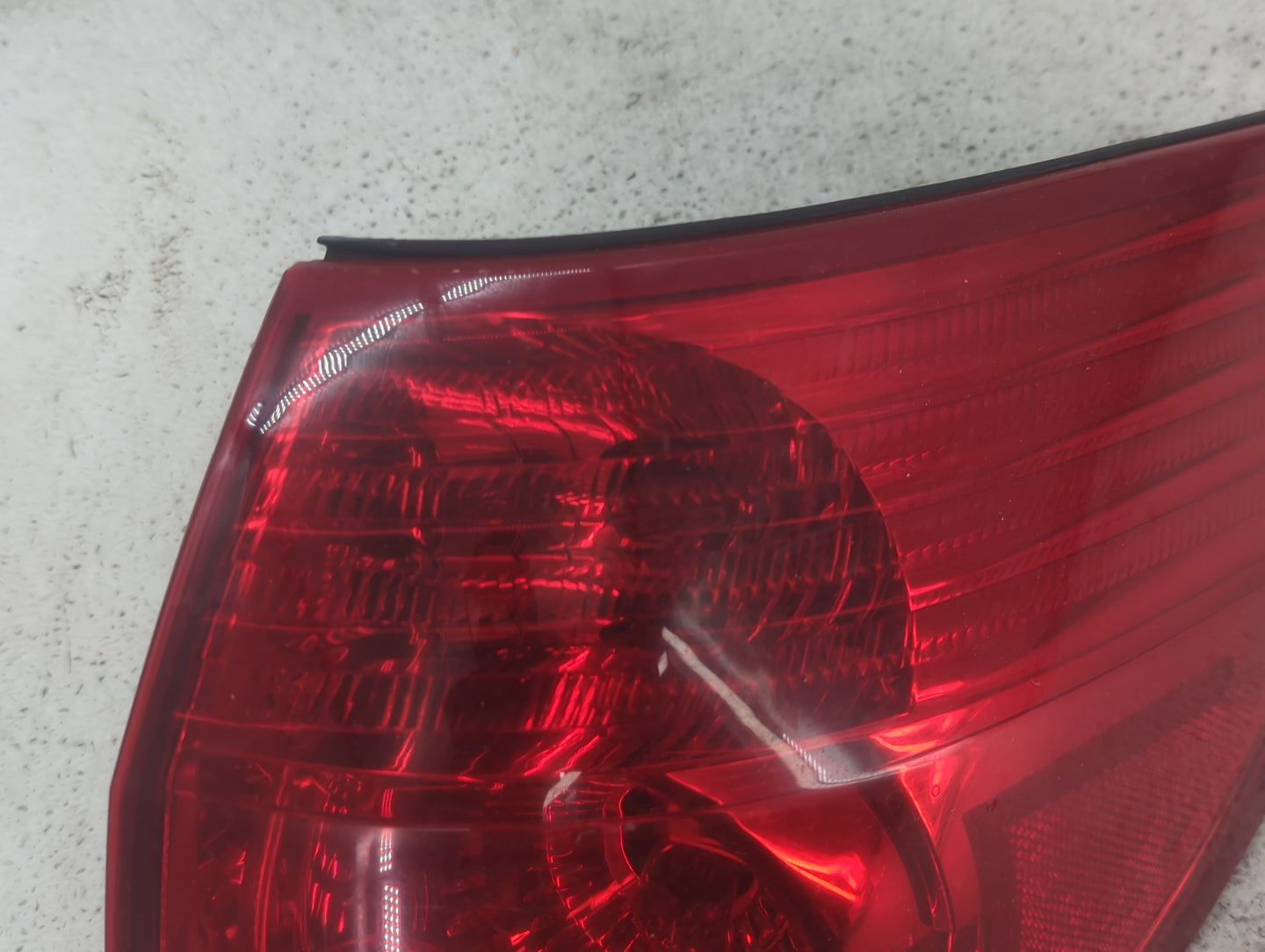 2006-2010 Toyota Sienna Tail Light Assembly Passenger Right OEM Fits Fits 2006 2007 2008 2009 2010 OEM Used Auto Parts - Oem