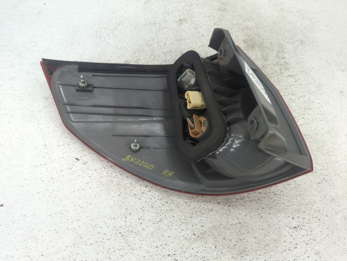 2006-2010 Toyota Sienna Tail Light Assembly Passenger Right OEM Fits Fits 2006 2007 2008 2009 2010 OEM Used Auto Parts - Oem