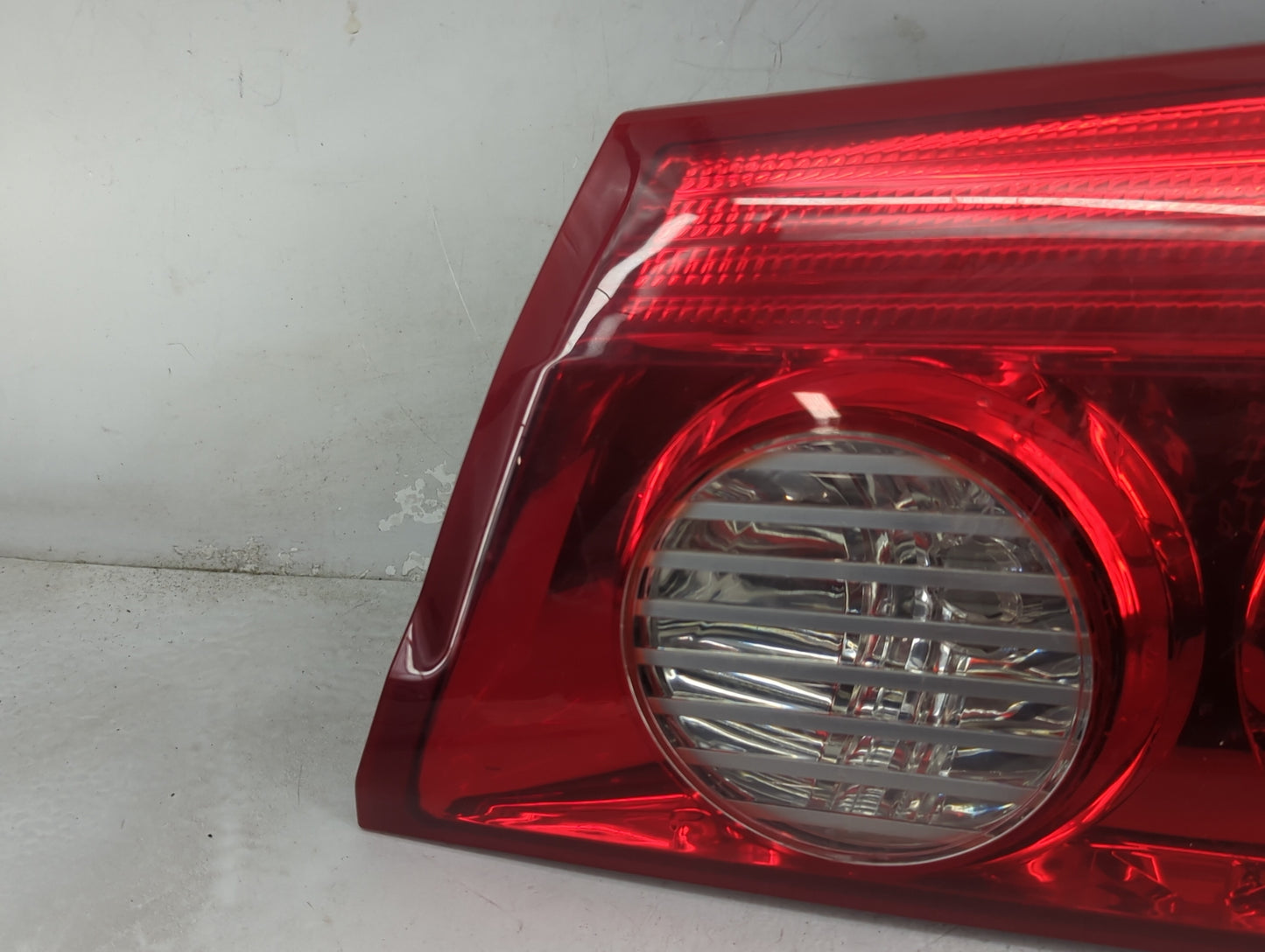 2006-2010 Toyota Sienna Tail Light Assembly Driver Left OEM Fits Fits 2006 2007 2008 2009 2010 OEM Used Auto Parts - Oemused