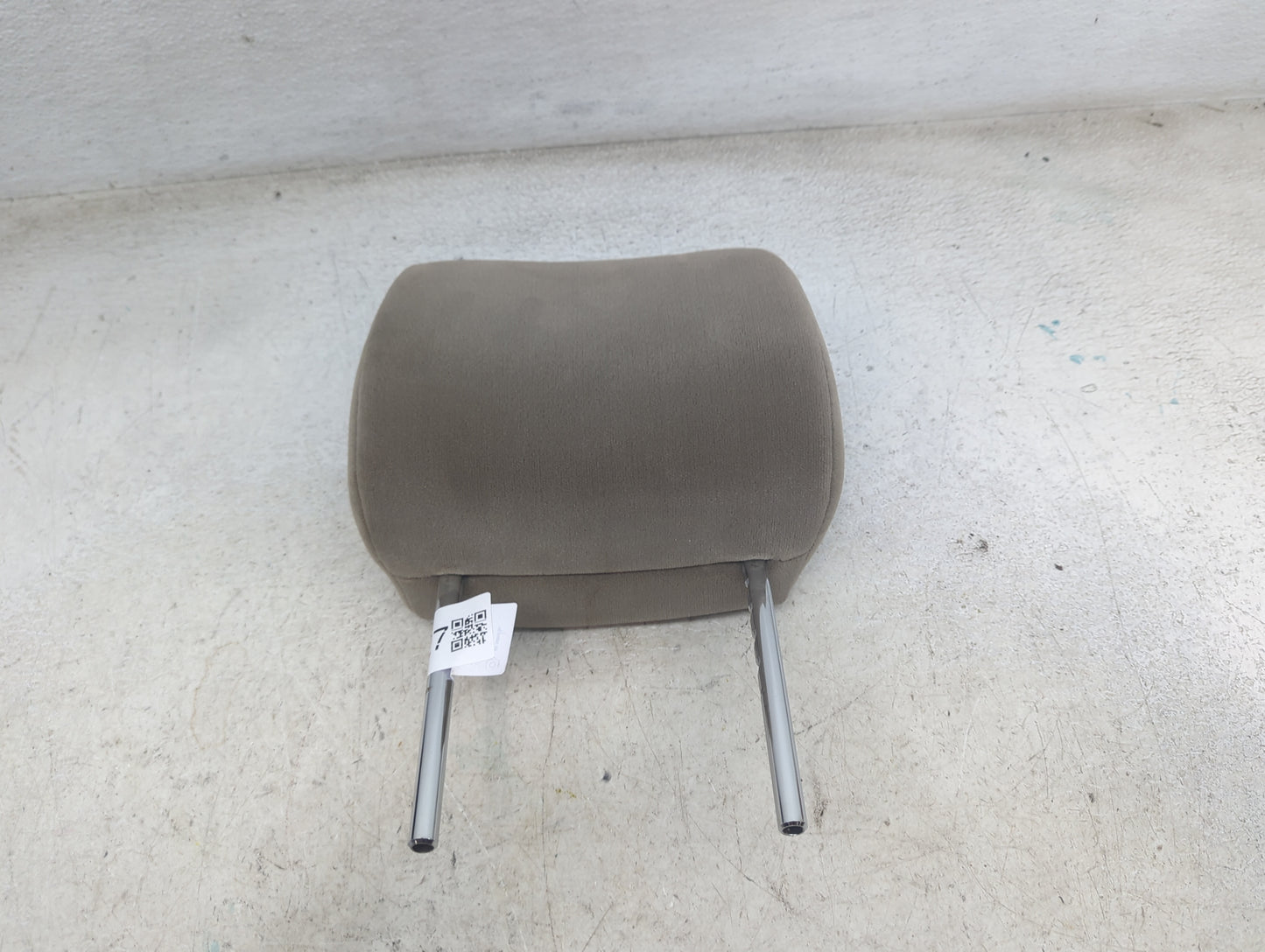 2008 Toyota Sienna Headrest Head Rest Rear Center Seat Fits OEM Used Auto Parts - Oemusedautoparts1.com