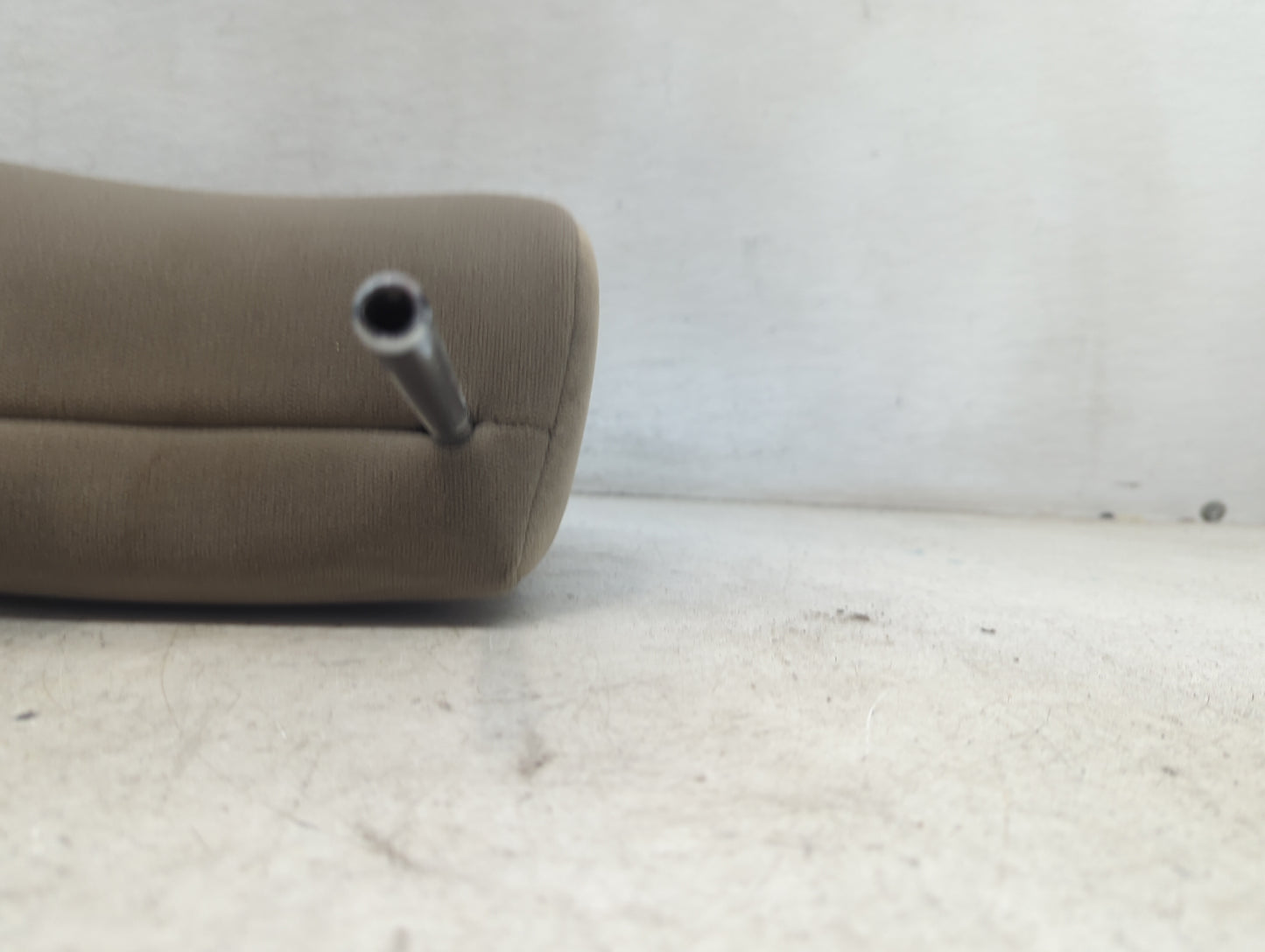 2008 Toyota Sienna Headrest Head Rest Rear Center Seat Fits OEM Used Auto Parts - Oemusedautoparts1.com