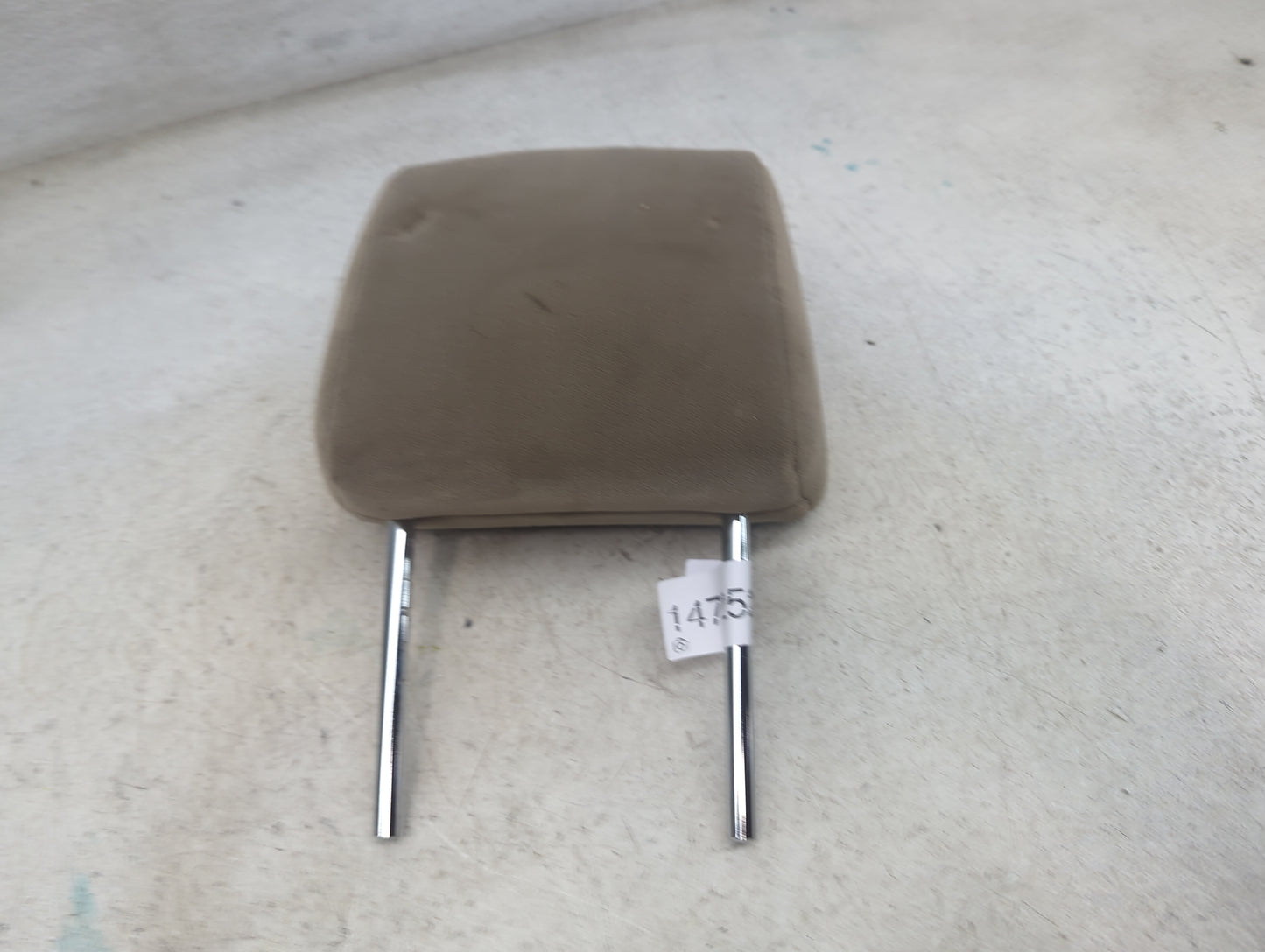 2008 Toyota Sienna Headrest Head Rest Rear Center Seat Fits OEM Used Auto Parts - Oemusedautoparts1.com