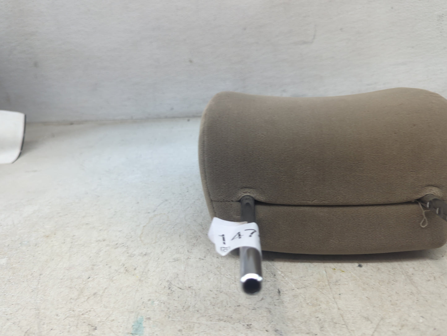 2008 Toyota Sienna Headrest Head Rest Rear Center Seat Fits OEM Used Auto Parts - Oemusedautoparts1.com