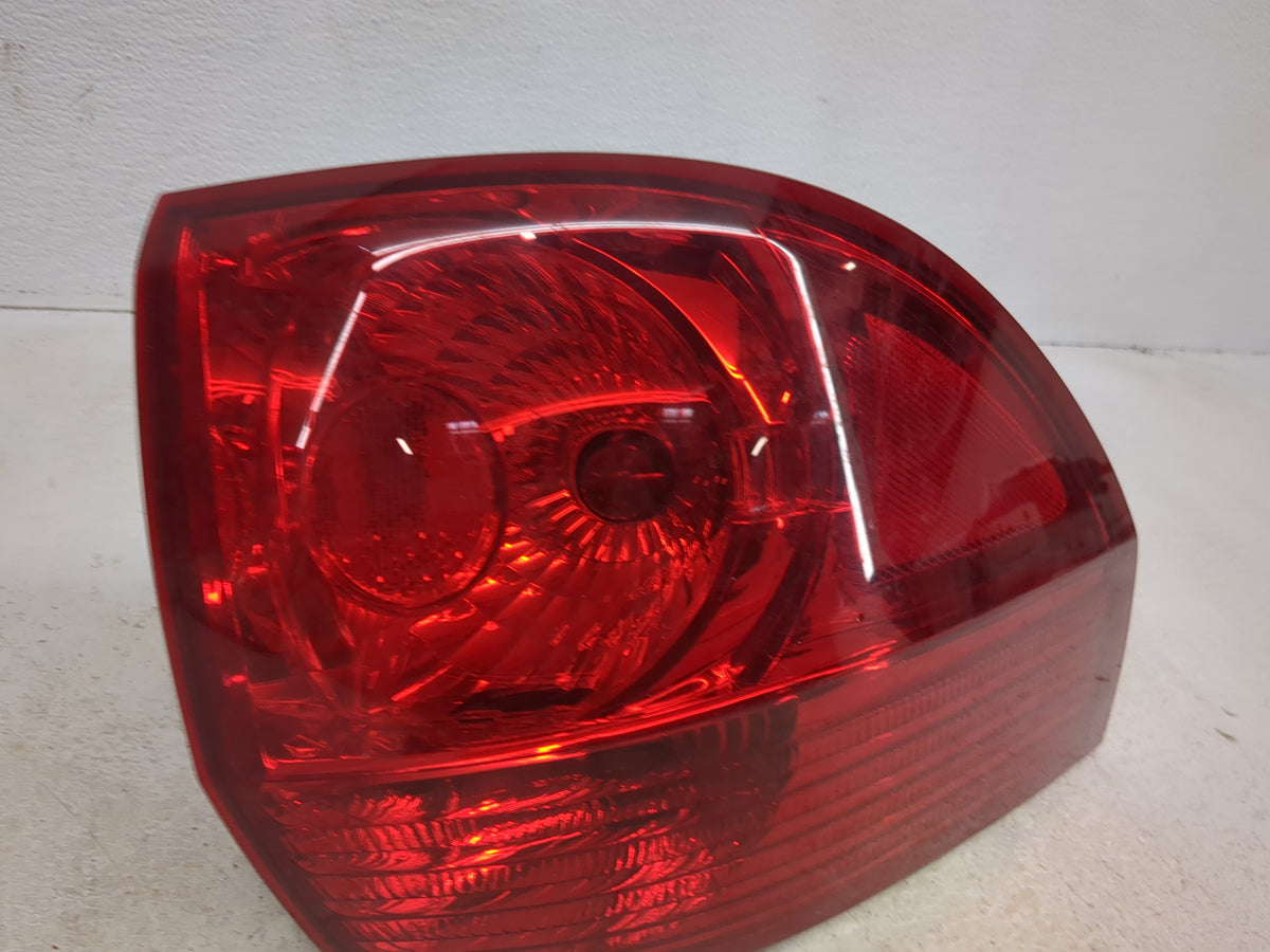 2006-2010 Toyota Sienna Tail Light Assembly Driver Left OEM Fits Fits 2006 2007 2008 2009 2010 OEM Used Auto Parts - Oemused