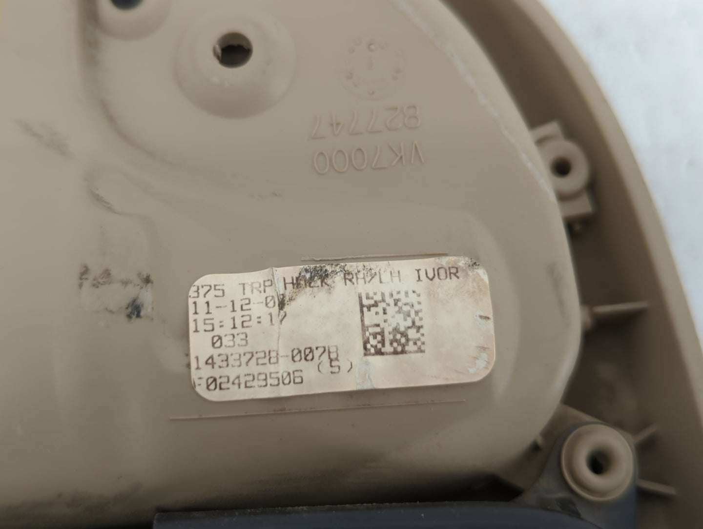 2008 Toyota Sienna Overhead Roof Console - Oemusedautoparts1.com