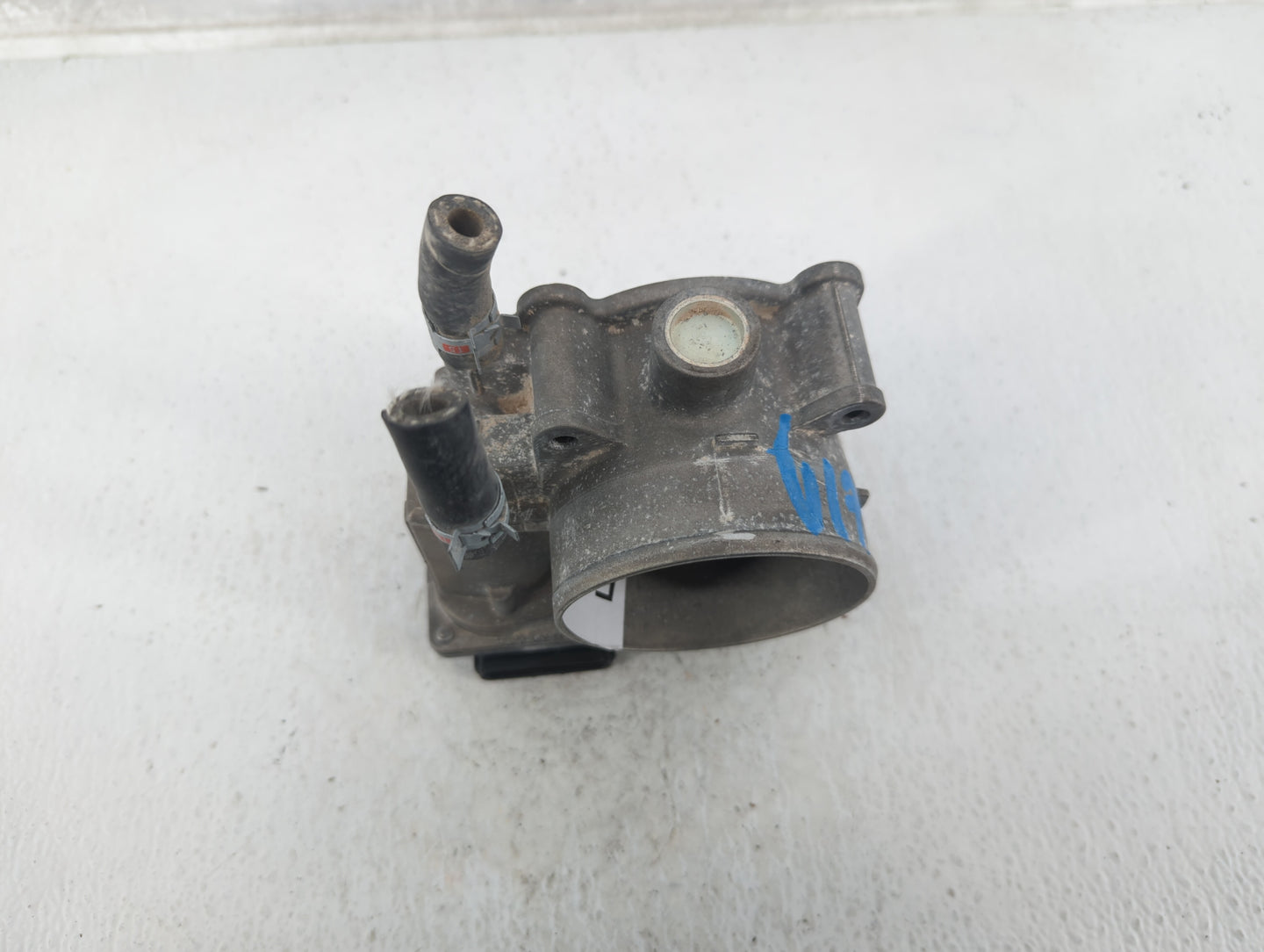 2007-2016 Toyota Sienna Throttle Body P/N:22030-0P050 Fits OEM Used Auto Parts - Oemusedautoparts1.com