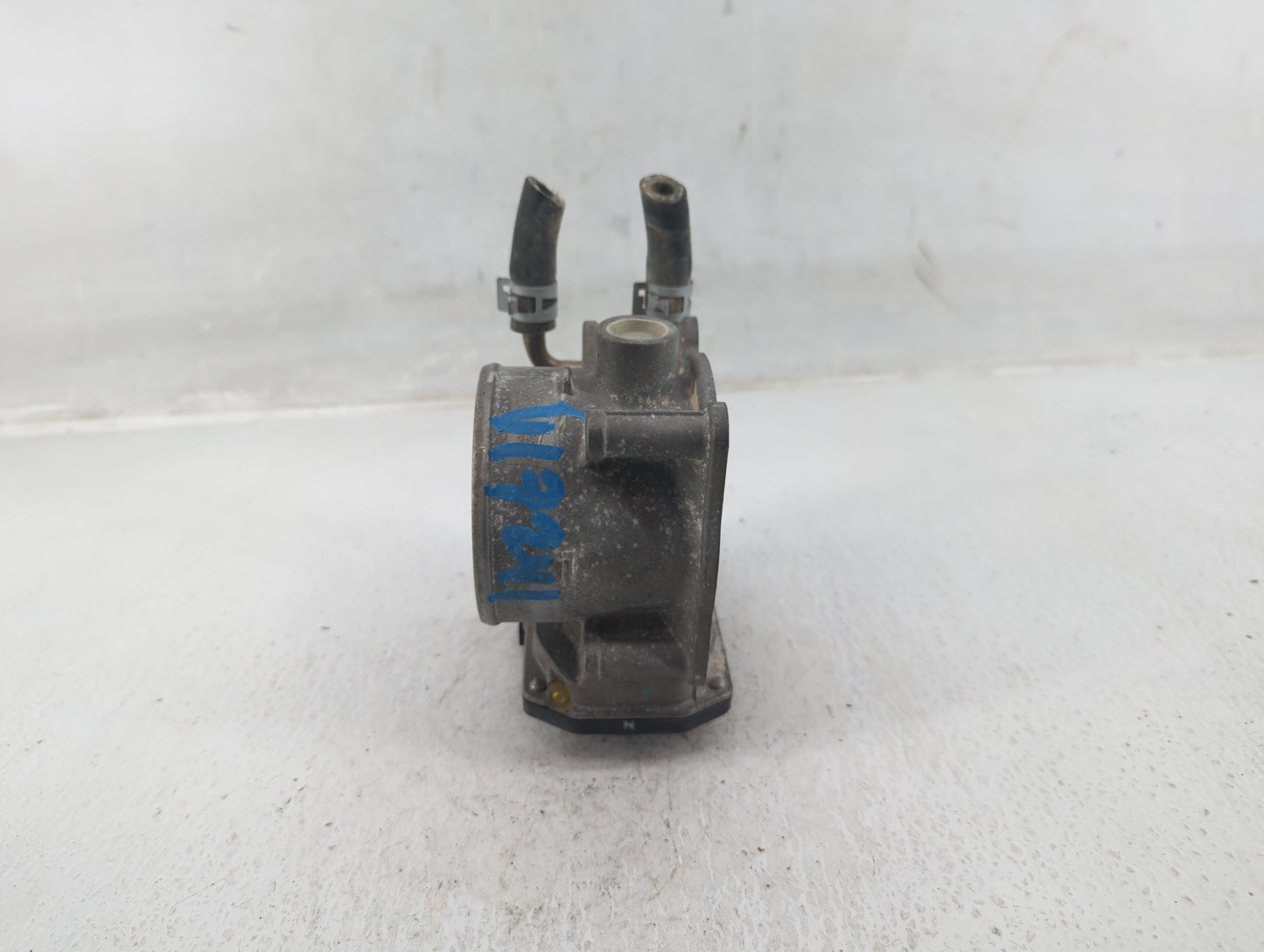 2007-2016 Toyota Sienna Throttle Body P/N:22030-0P050 Fits OEM Used Auto Parts - Oemusedautoparts1.com