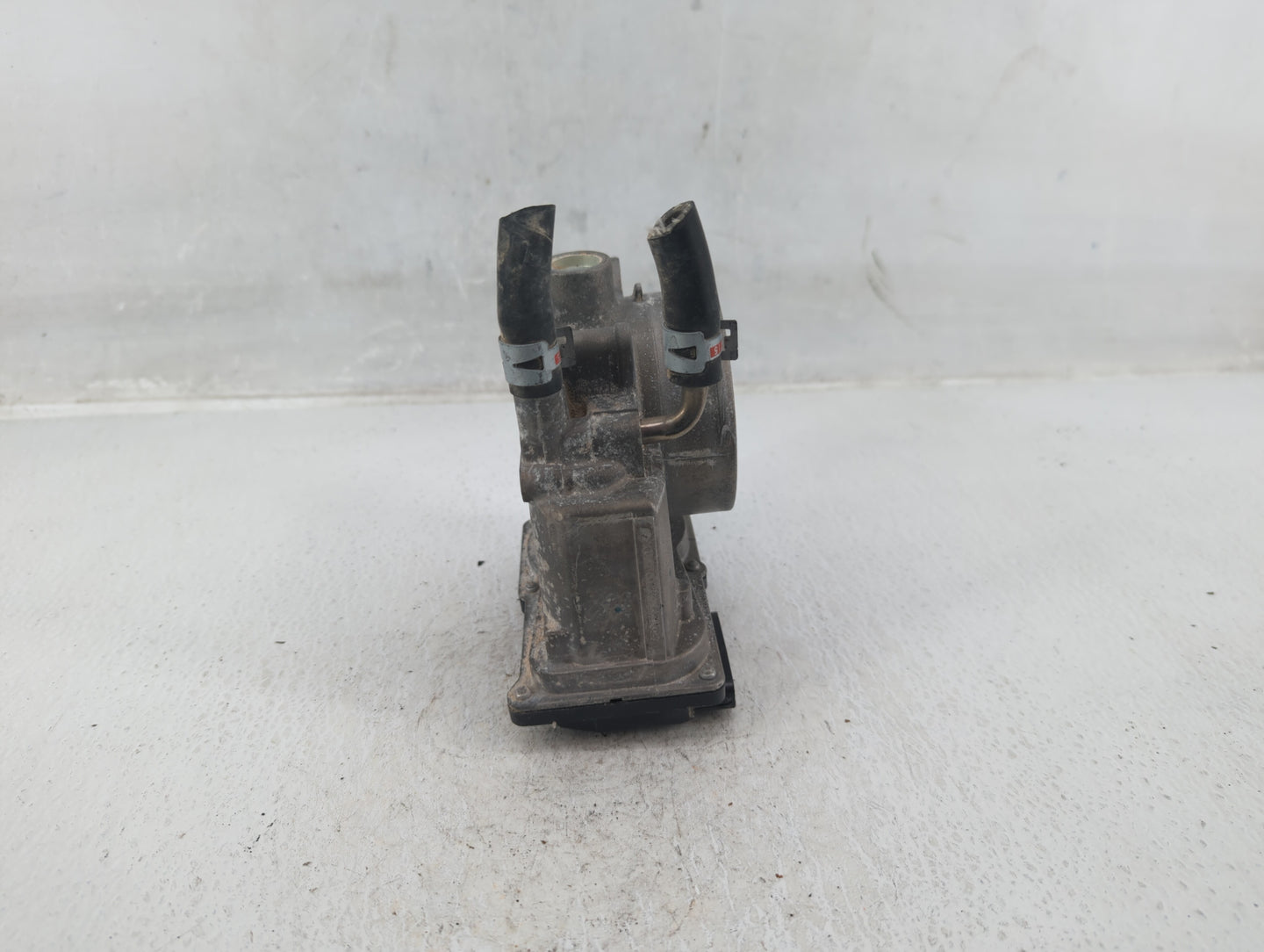 2007-2016 Toyota Sienna Throttle Body P/N:22030-0P050 Fits OEM Used Auto Parts - Oemusedautoparts1.com