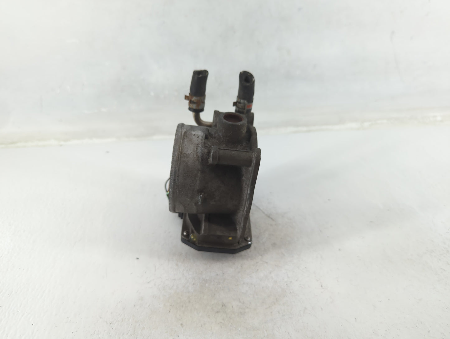 2007-2016 Toyota Sienna Throttle Body P/N:22030-0P050 Fits OEM Used Auto Parts - Oemusedautoparts1.com