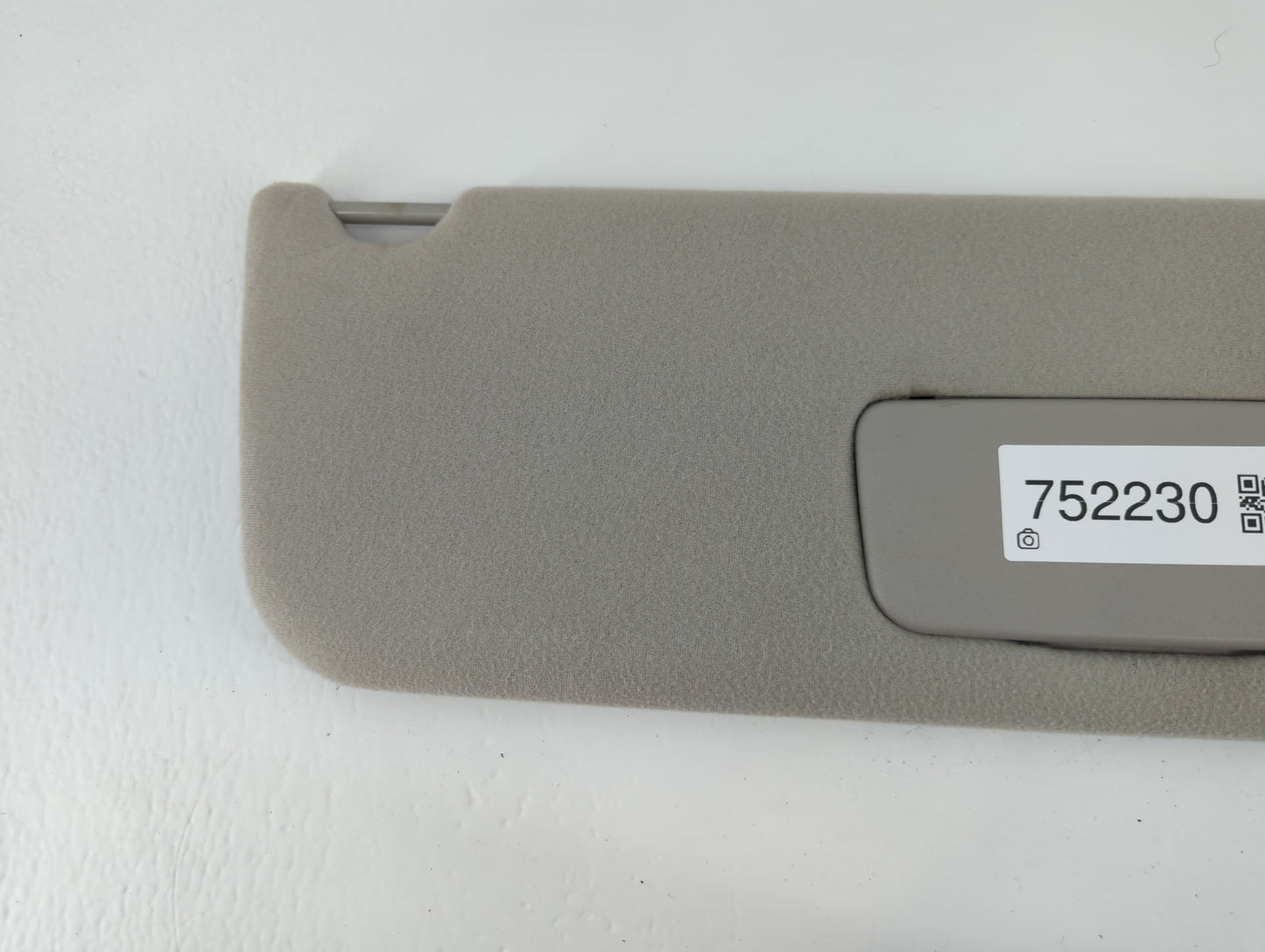 2005-2010 Toyota Sienna Sun Visor Shade Replacement Passenger Right Mirror Fits Fits 2005 2006 2007 2008 2009 2010 OEM Used 