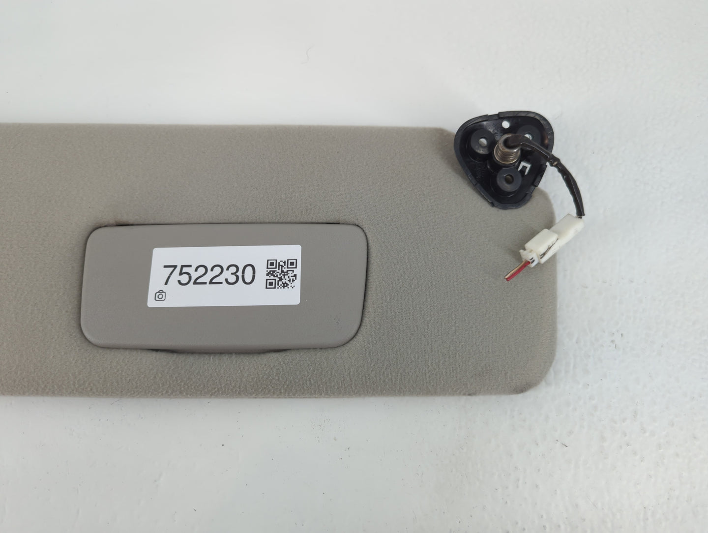 2005-2010 Toyota Sienna Sun Visor Shade Replacement Passenger Right Mirror Fits Fits 2005 2006 2007 2008 2009 2010 OEM Used 