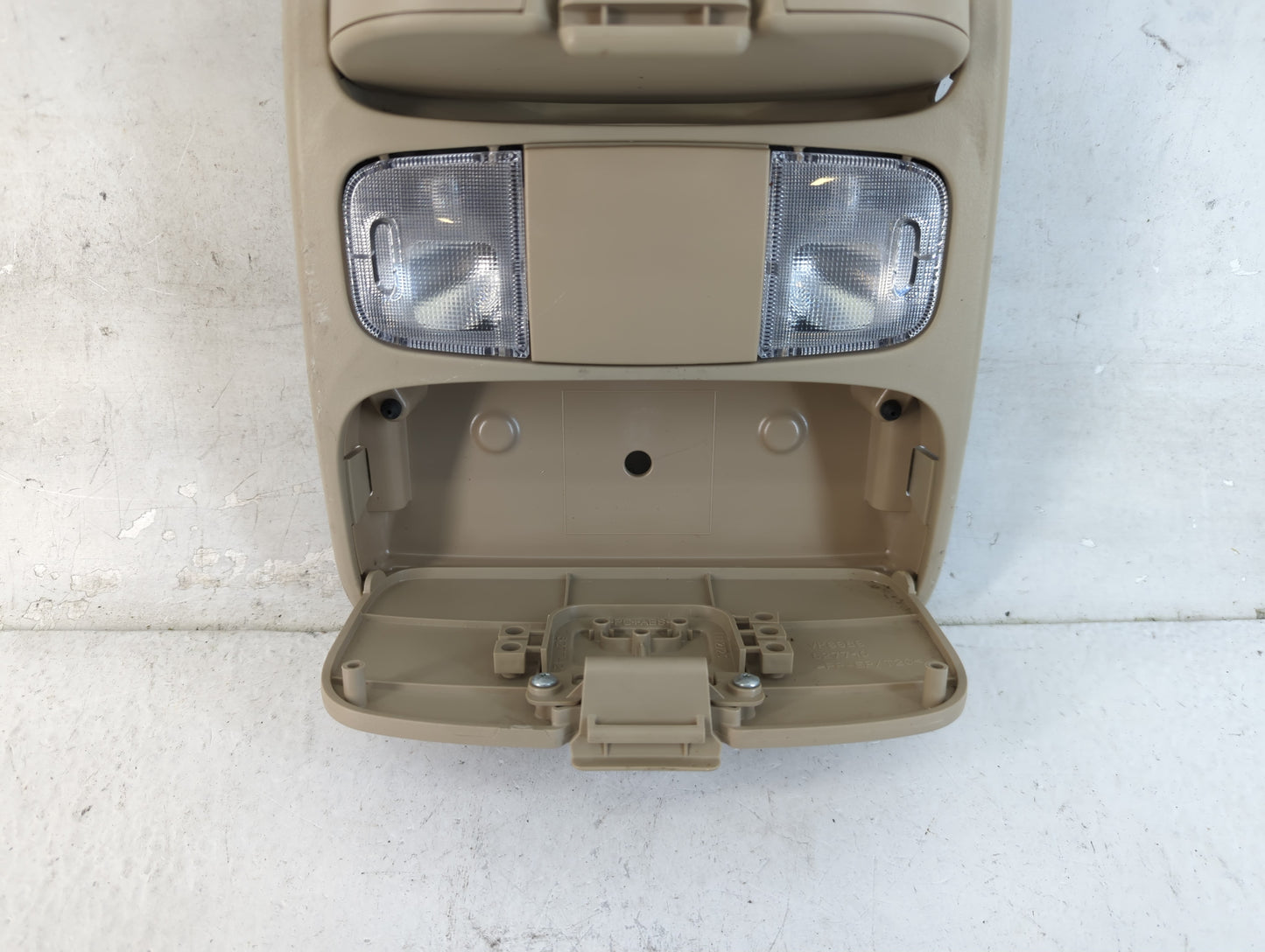2004-2010 Toyota Sienna Overhead Roof Console Interior Dome Light - Oemusedautoparts1.com