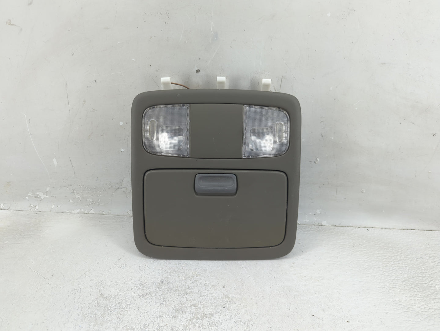 2008 Toyota Solara Overhead Roof Console - Oemusedautoparts1.com