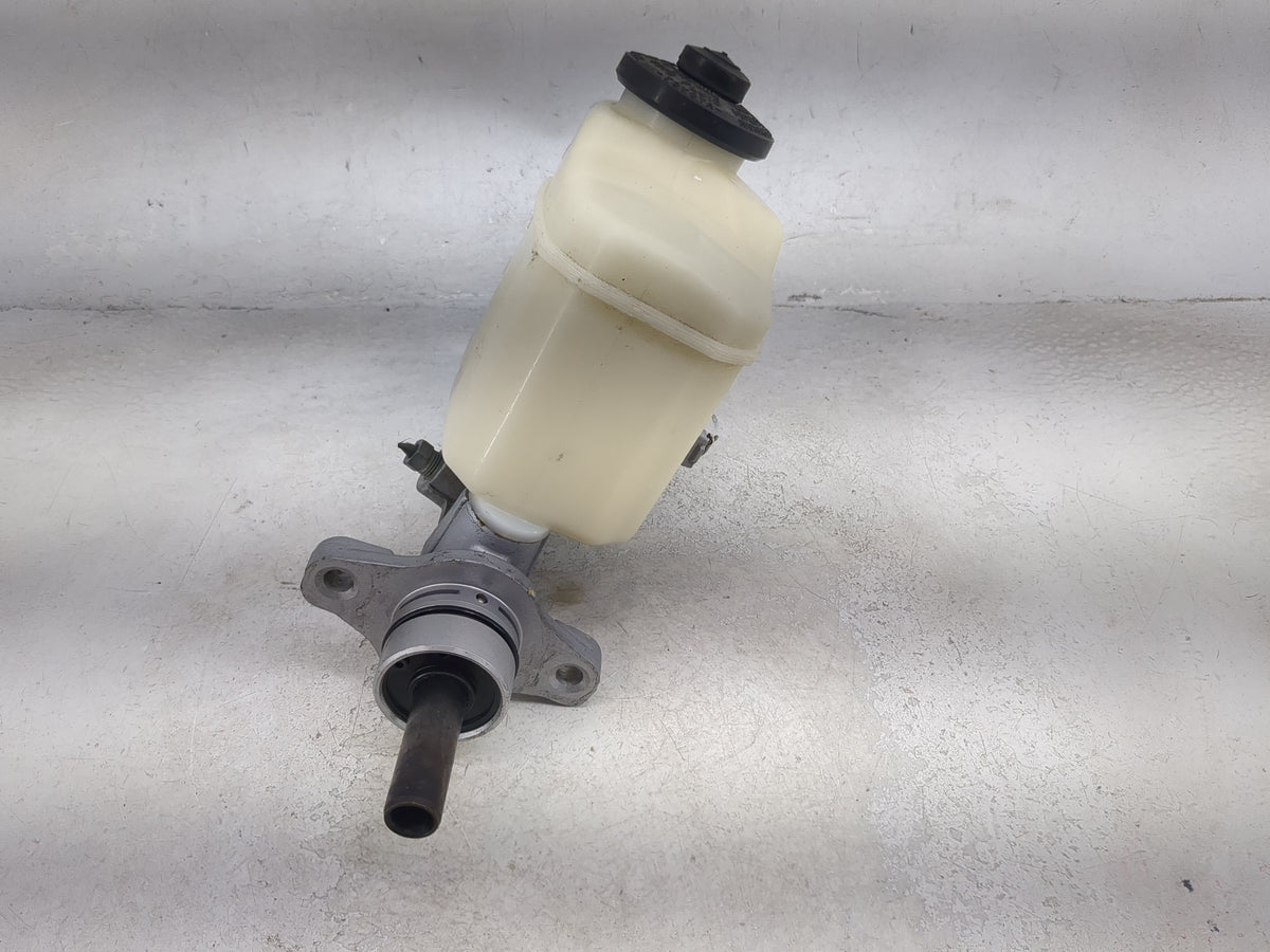 2004-2008 Toyota Solara Brake Master Cylinder - Oemusedautoparts1.com
