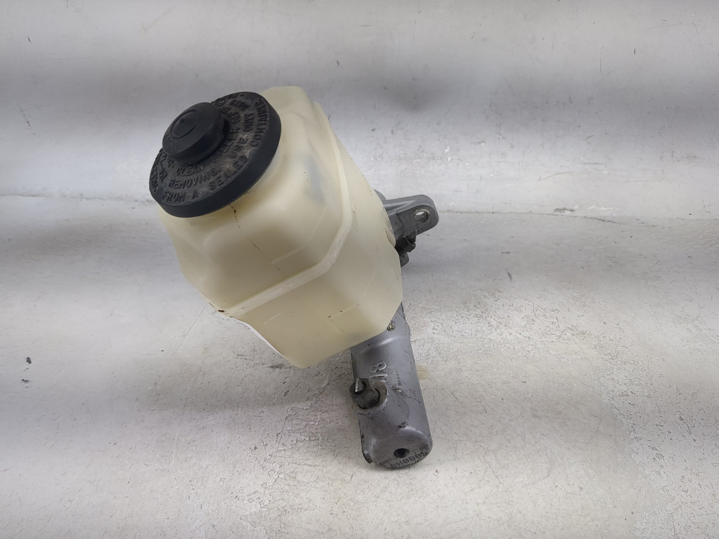 2004-2008 Toyota Solara Brake Master Cylinder - Oemusedautoparts1.com