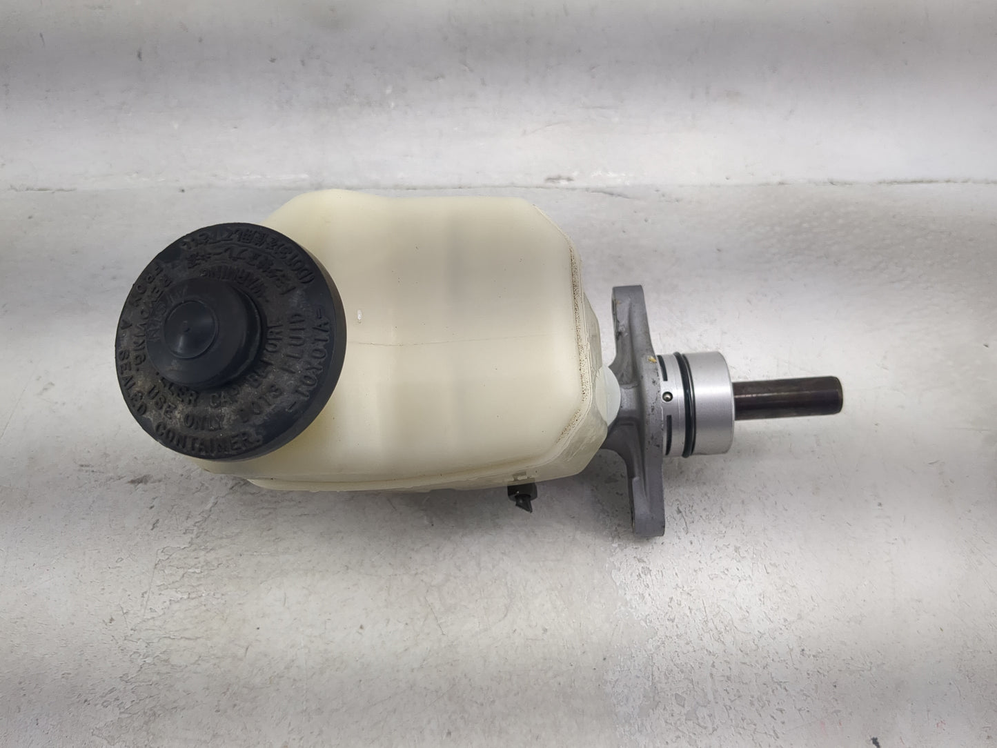 2004-2008 Toyota Solara Brake Master Cylinder - Oemusedautoparts1.com