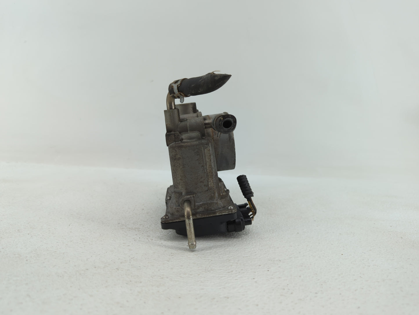 2007-2008 Toyota Solara Throttle Body P/N:22030-0H030 Fits Fits 2006 2007 2008 2009 2010 2011 2012 2013 2014 2015 OEM Used A