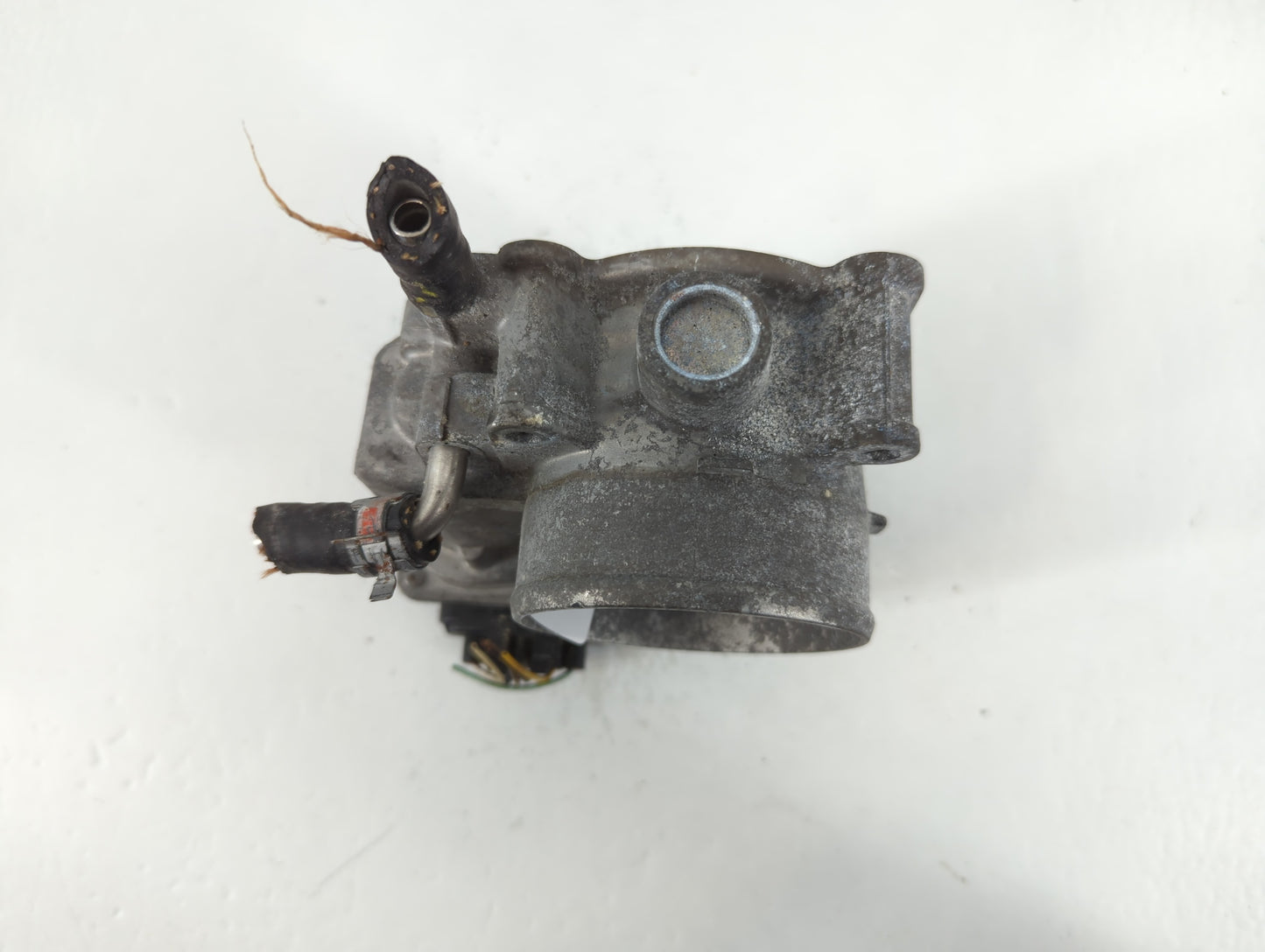 2004-2008 Toyota Solara Throttle Body P/N:22030-20060 Fits Fits 2003 2004 2005 2006 2007 2008 2009 2010 OEM Used Auto Parts 