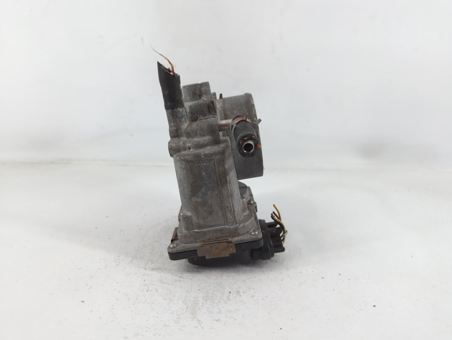 2004-2008 Toyota Solara Throttle Body P/N:22030-20060 Fits Fits 2003 2004 2005 2006 2007 2008 2009 2010 OEM Used Auto Parts 