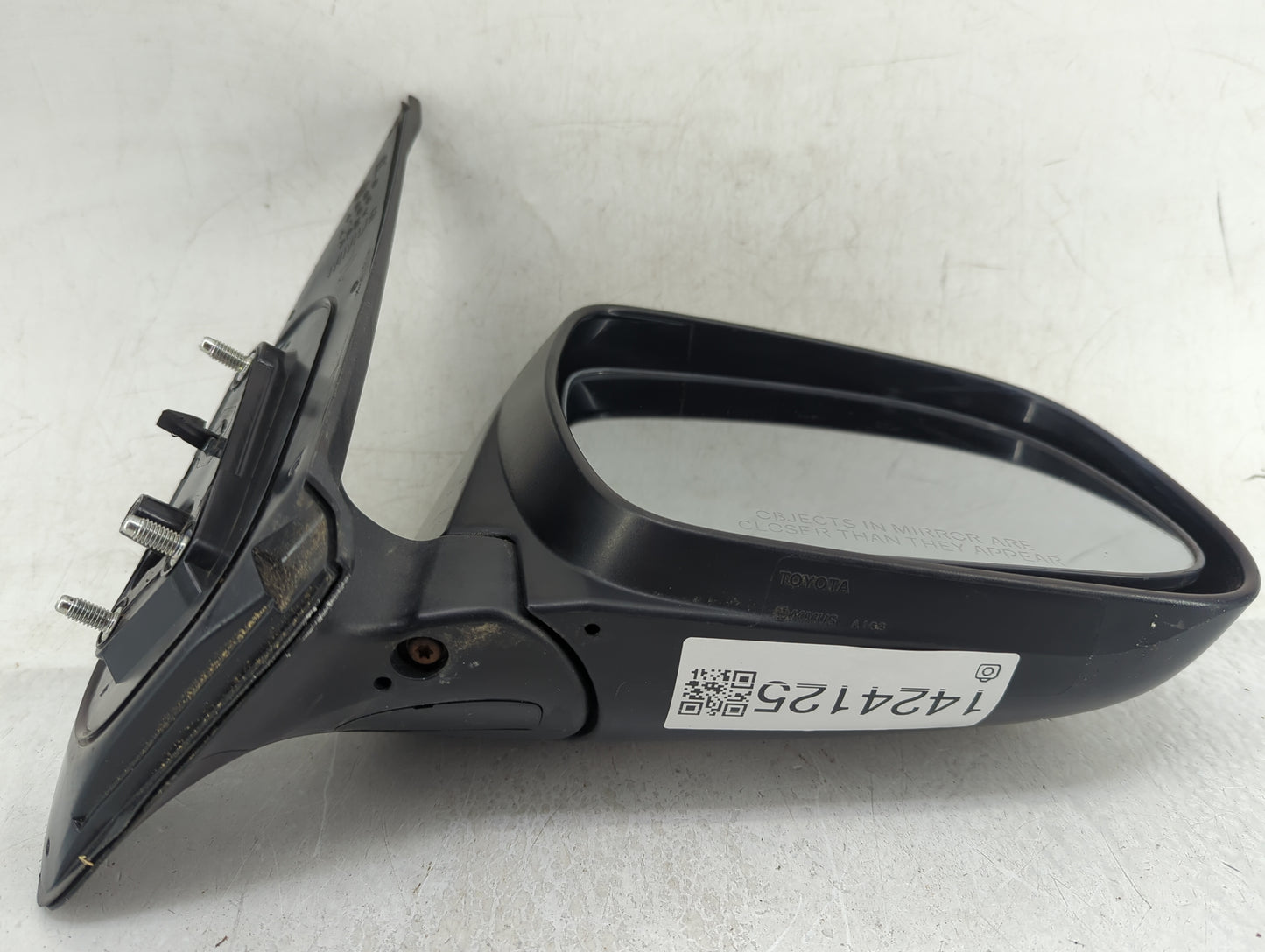 2005-2011 Toyota Tacoma Passenger Side View Mirror - Right Door Mirror OEM Used - Oemusedautoparts1.com