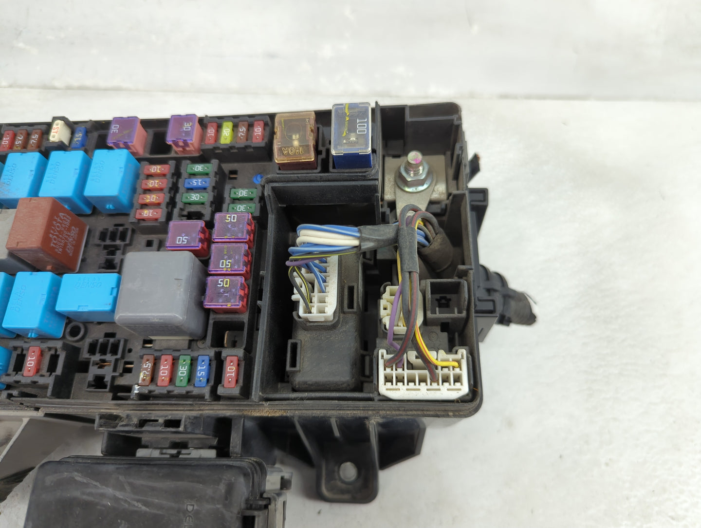 2005-2011 Toyota Tacoma Fusebox Fuse Box Panel Relay Module Fits Fits 2005 2006 2007 2008 2009 2010 2011 OEM Used Auto Parts
