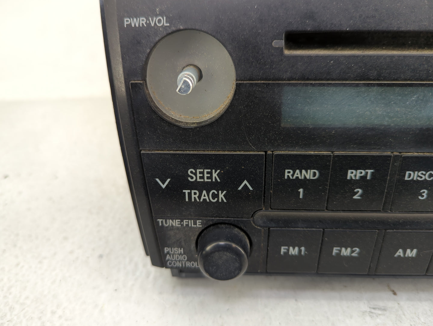 2007-2013 Toyota Tundra Radio AM FM Cd Player Receiver Replacement P/N:86120-0C211 28099095 Fits OEM Used Auto Parts - Oemus