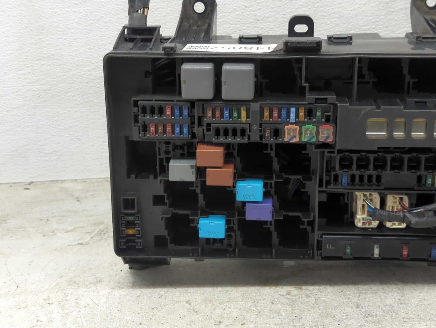 2007-2009 Toyota Tundra Fusebox Fuse Box Panel Relay Module P/N:9225 N0A1 Fits Fits 2007 2008 2009 OEM Used Auto Parts - Oem