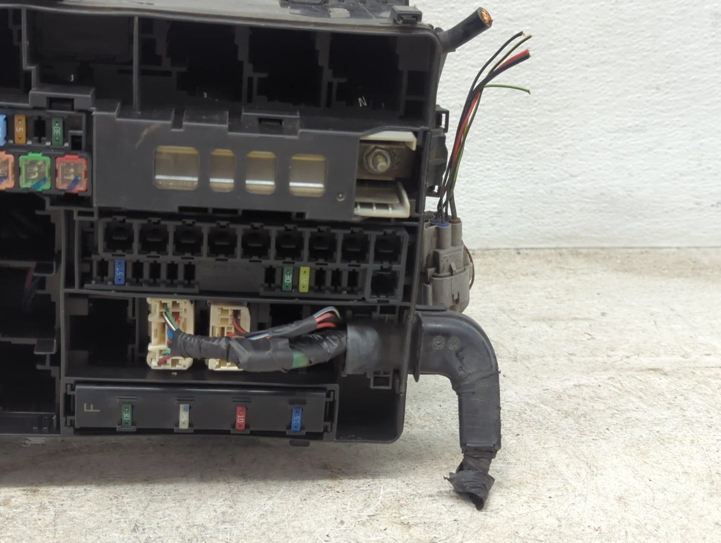 2007-2009 Toyota Tundra Fusebox Fuse Box Panel Relay Module P/N:9225 N0A1 Fits Fits 2007 2008 2009 OEM Used Auto Parts - Oem