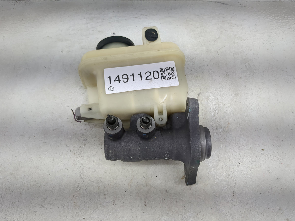 2007-2021 Toyota Tundra Brake Master Cylinder 1491120 - Oemusedautoparts1.com