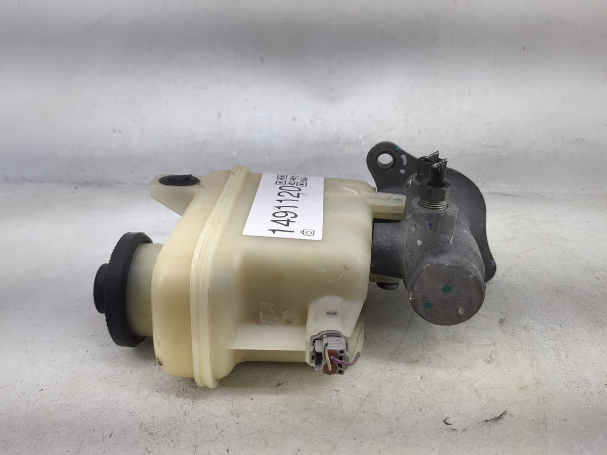 2007-2021 Toyota Tundra Brake Master Cylinder 1491120 - Oemusedautoparts1.com