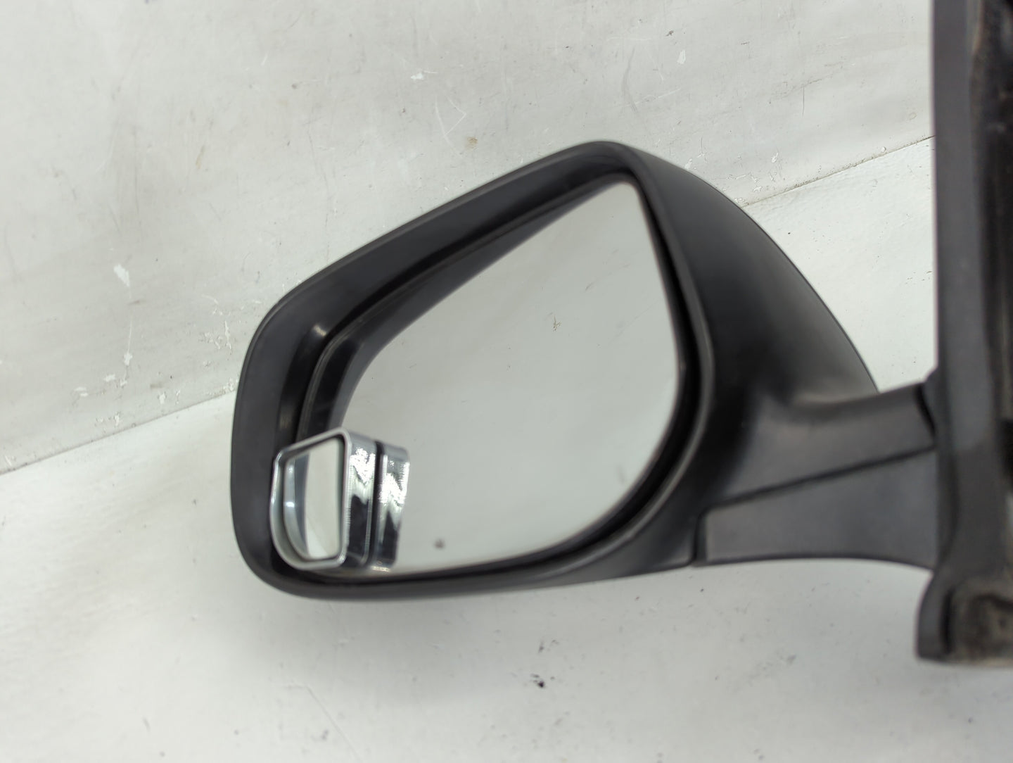 2007-2012 Toyota Yaris Driver Side View Mirror - Left Door Mirror OEM Used - Oemusedautoparts1.com