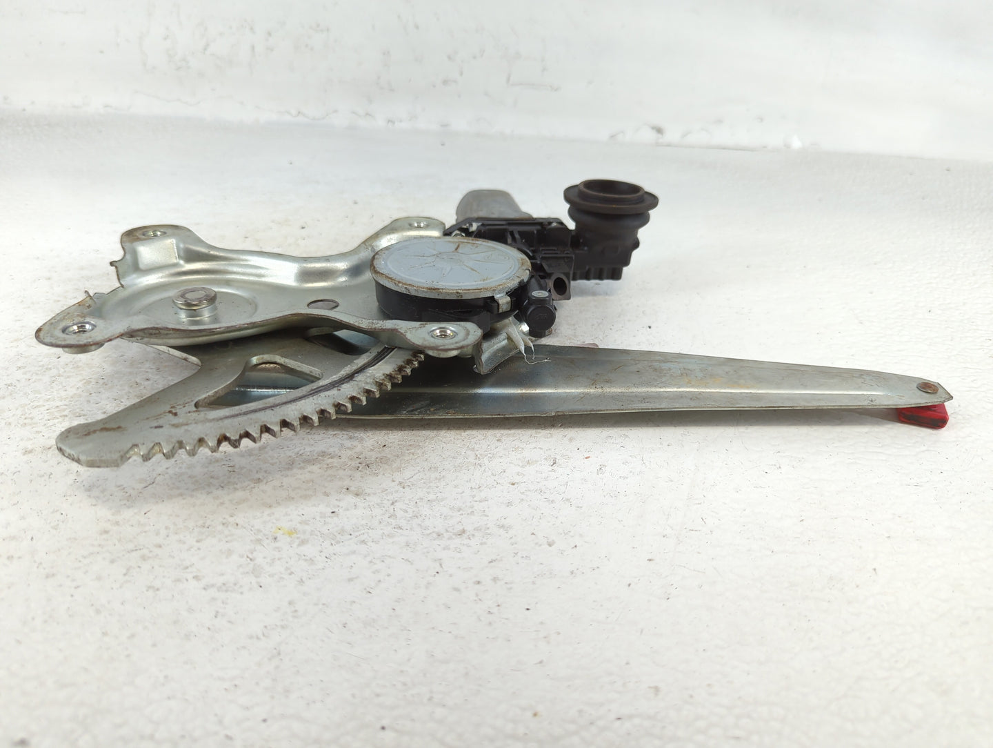 2007-2012 Toyota Yaris Used Window Regulator Right Passenger Rear - Oemusedautoparts1.com