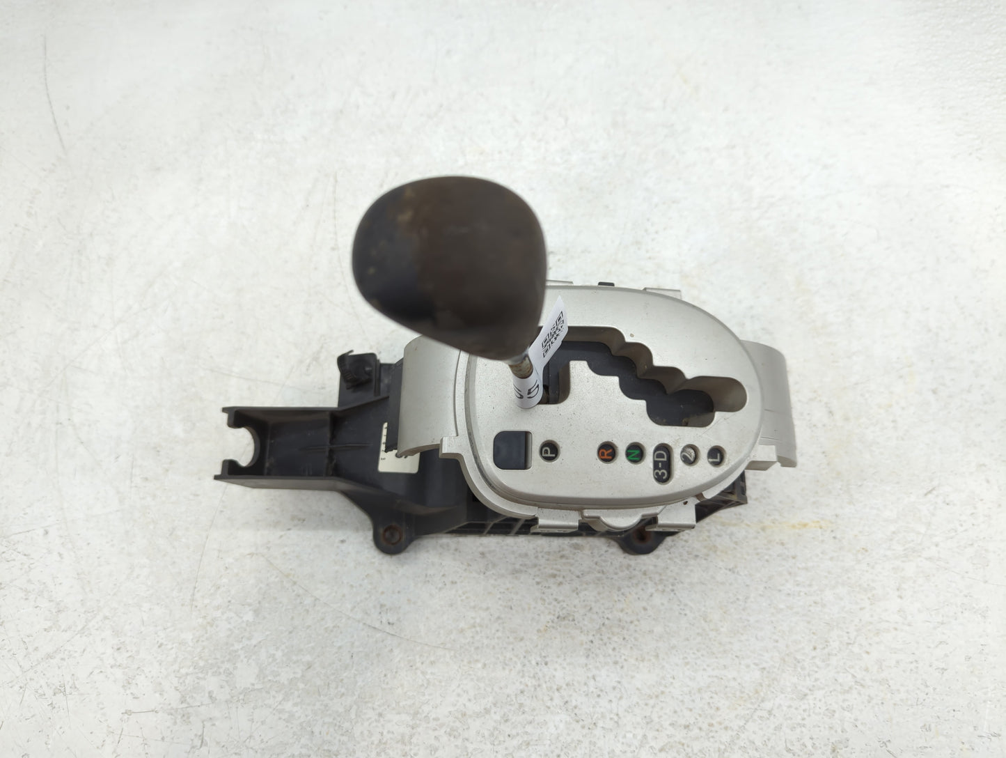 2008 Toyota Yaris Floor Console Assembly Shifter - Oemusedautoparts1.com