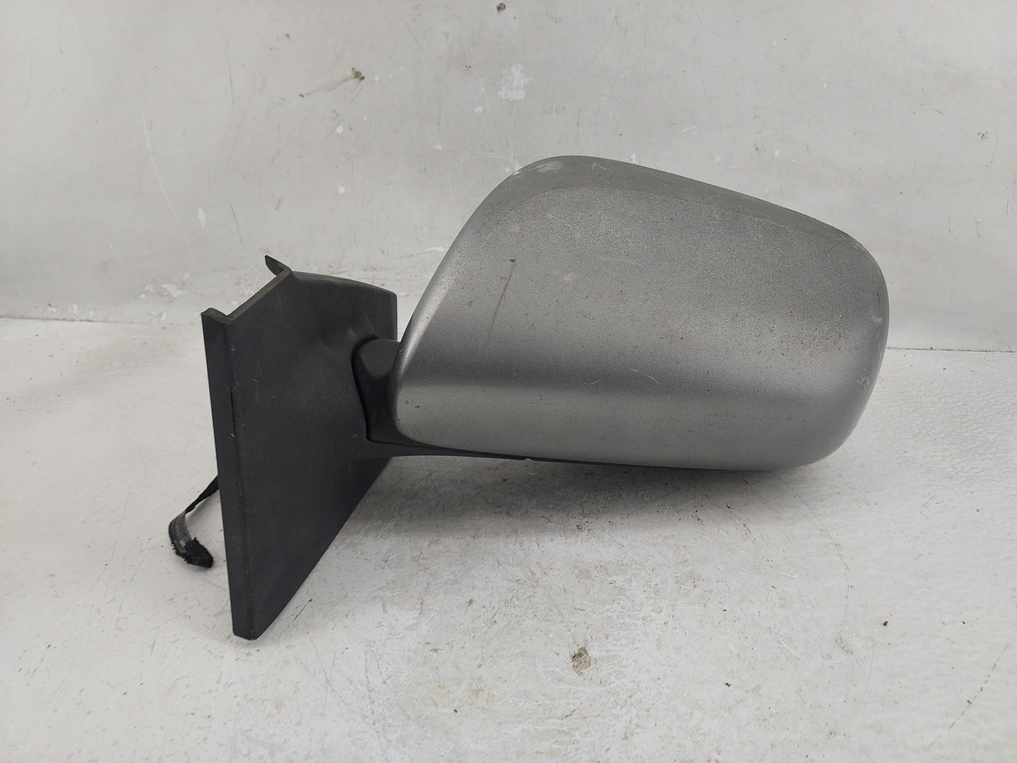 2006-2011 Toyota Yaris Driver Side View Mirror - Left Door Mirror OEM Used - Oemusedautoparts1.com