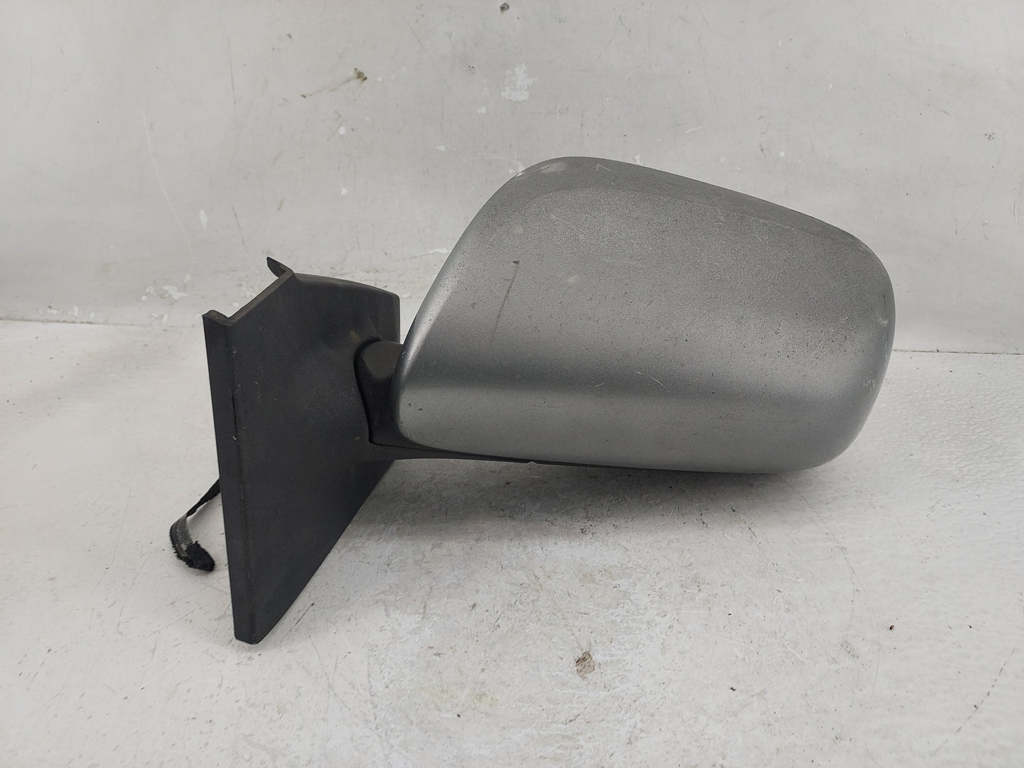 2006-2011 Toyota Yaris Driver Side View Mirror - Left Door Mirror OEM Used - Oemusedautoparts1.com