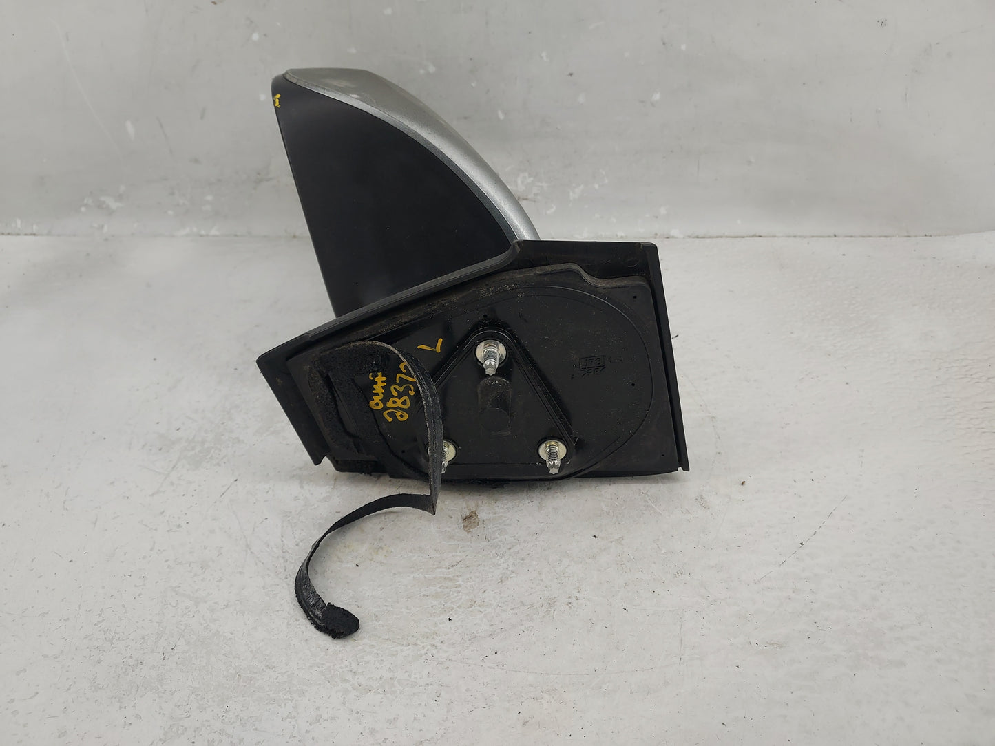 2006-2011 Toyota Yaris Driver Side View Mirror - Left Door Mirror OEM Used - Oemusedautoparts1.com