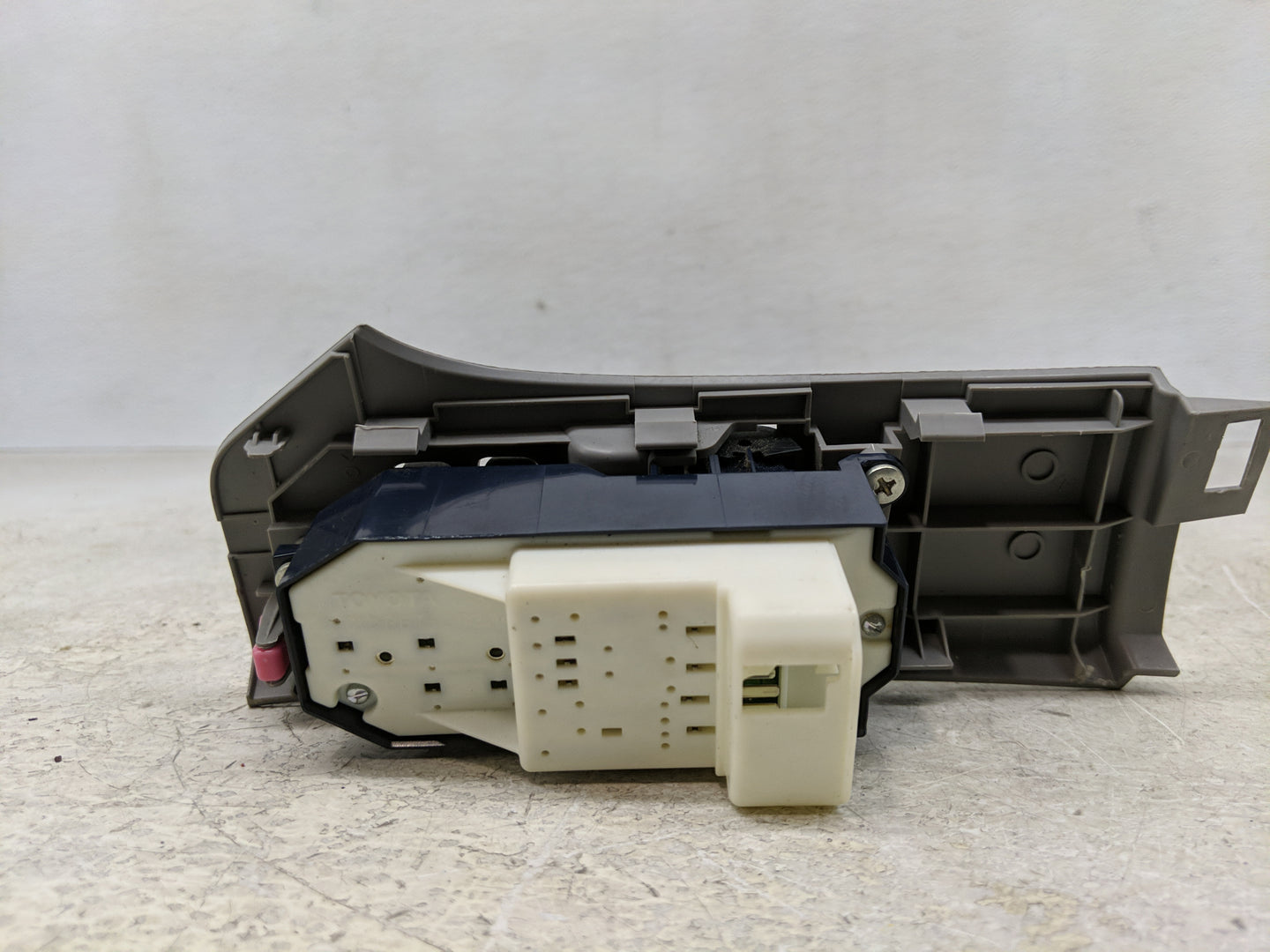 2006-2008 Toyota Yaris Master Power Window Switch Replacement Driver Side Left Fits Fits 2006 2007 2008 OEM Used Auto Parts 