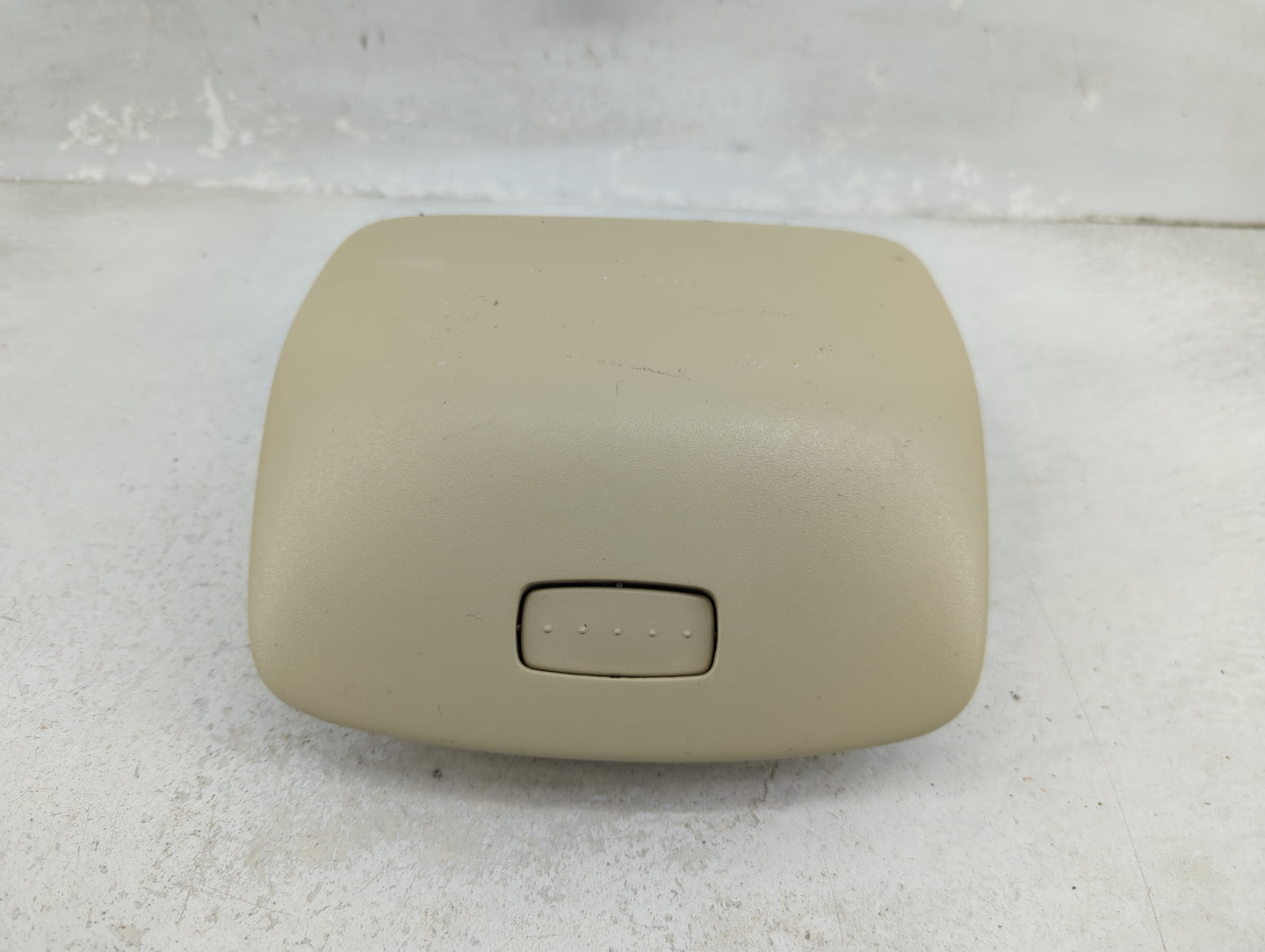 2008 Volkswagen Beetle Overhead Roof Console - Oemusedautoparts1.com