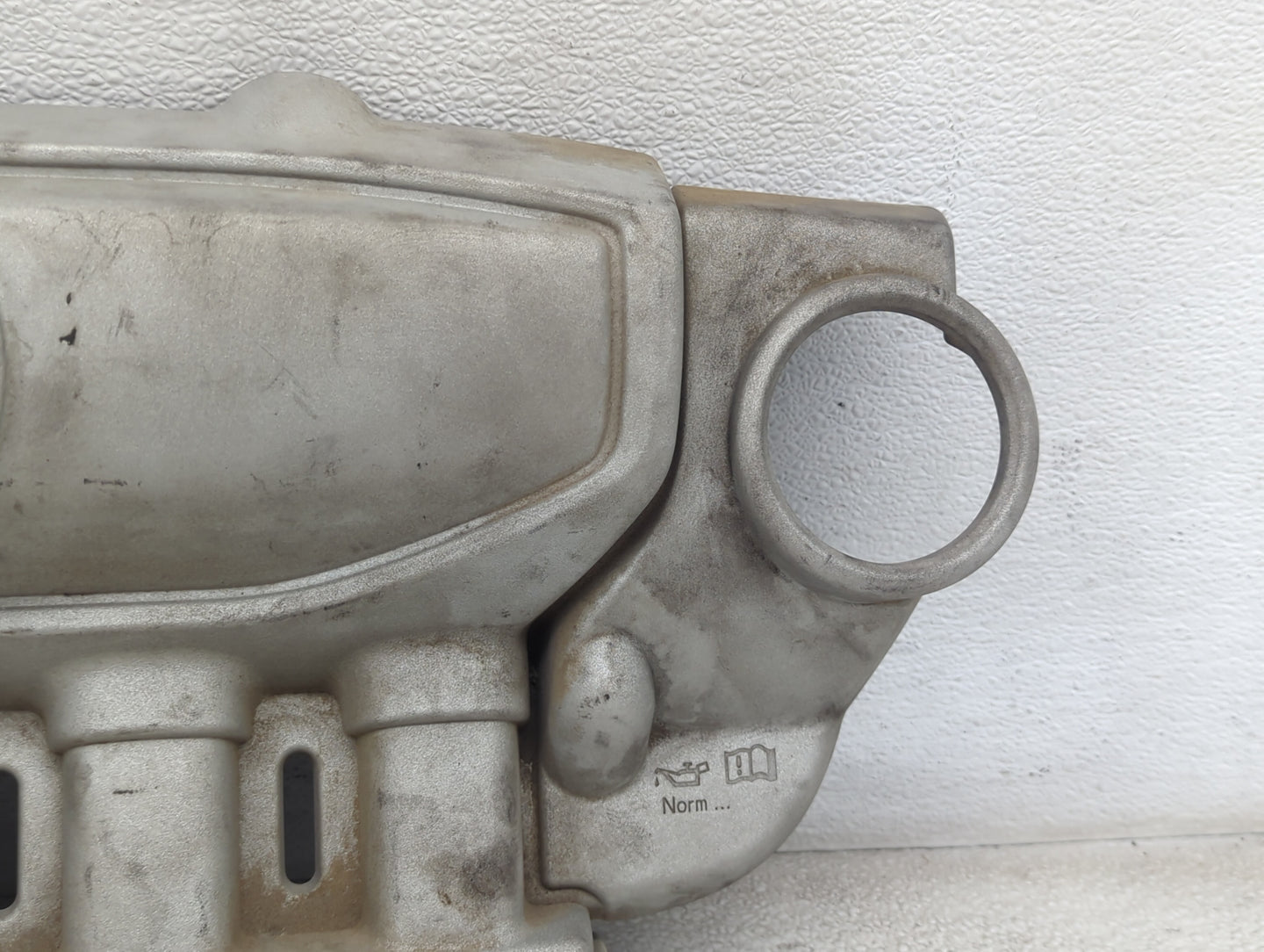 2008 Volkswagen Beetle Engine Cover - Oemusedautoparts1.com