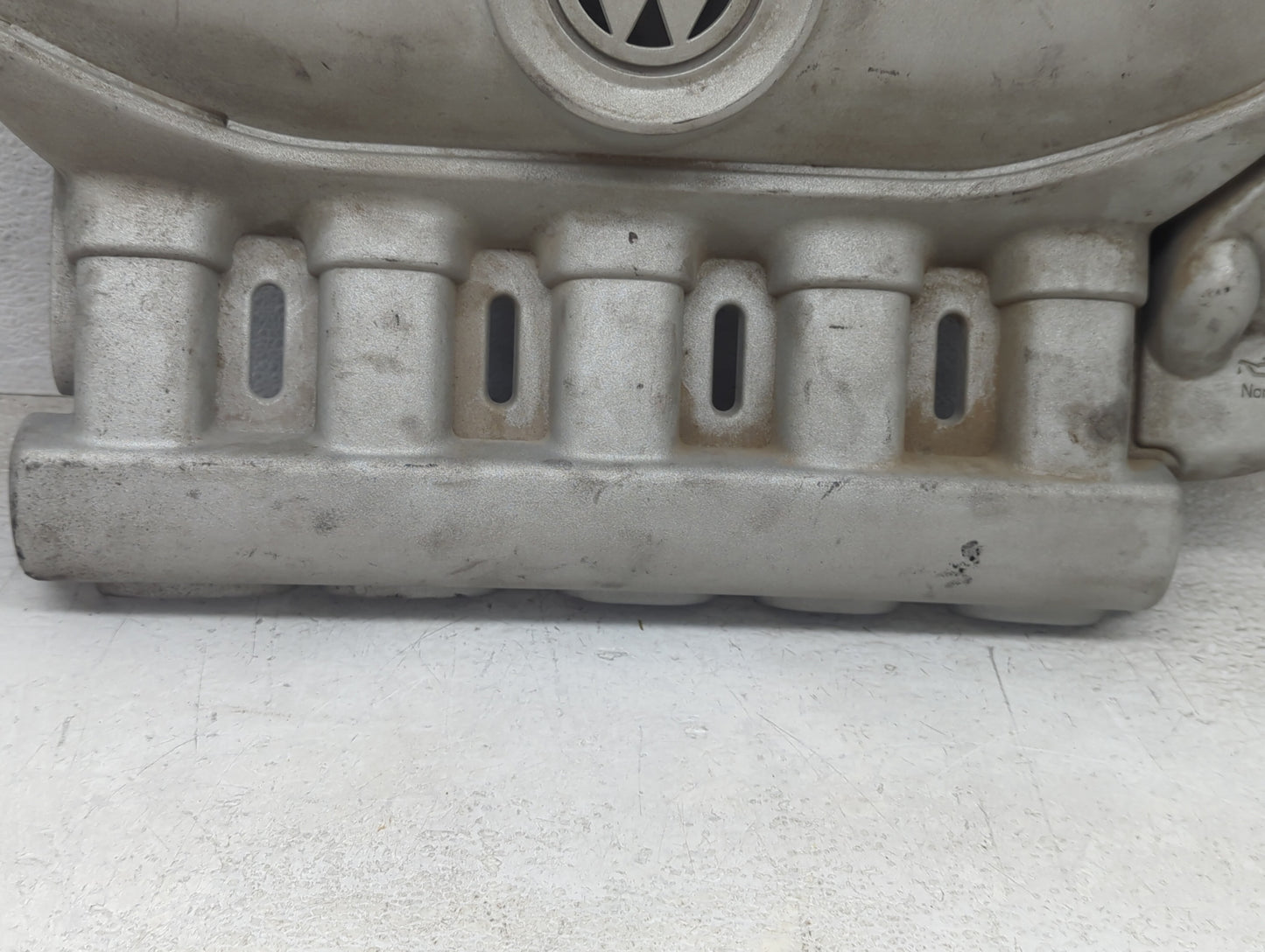 2008 Volkswagen Beetle Engine Cover - Oemusedautoparts1.com