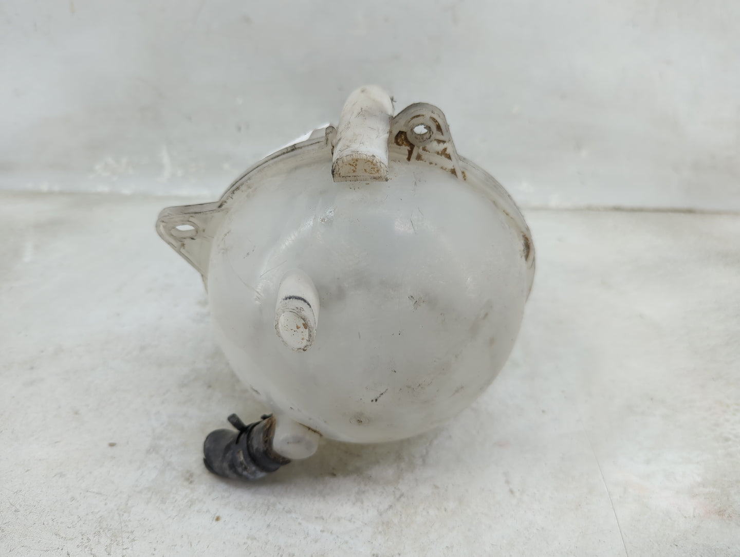 2000 Volkswagen Beetle Radiator Coolant Overflow Expansion Tank Bottle 1459538 - Oemusedautoparts1.com