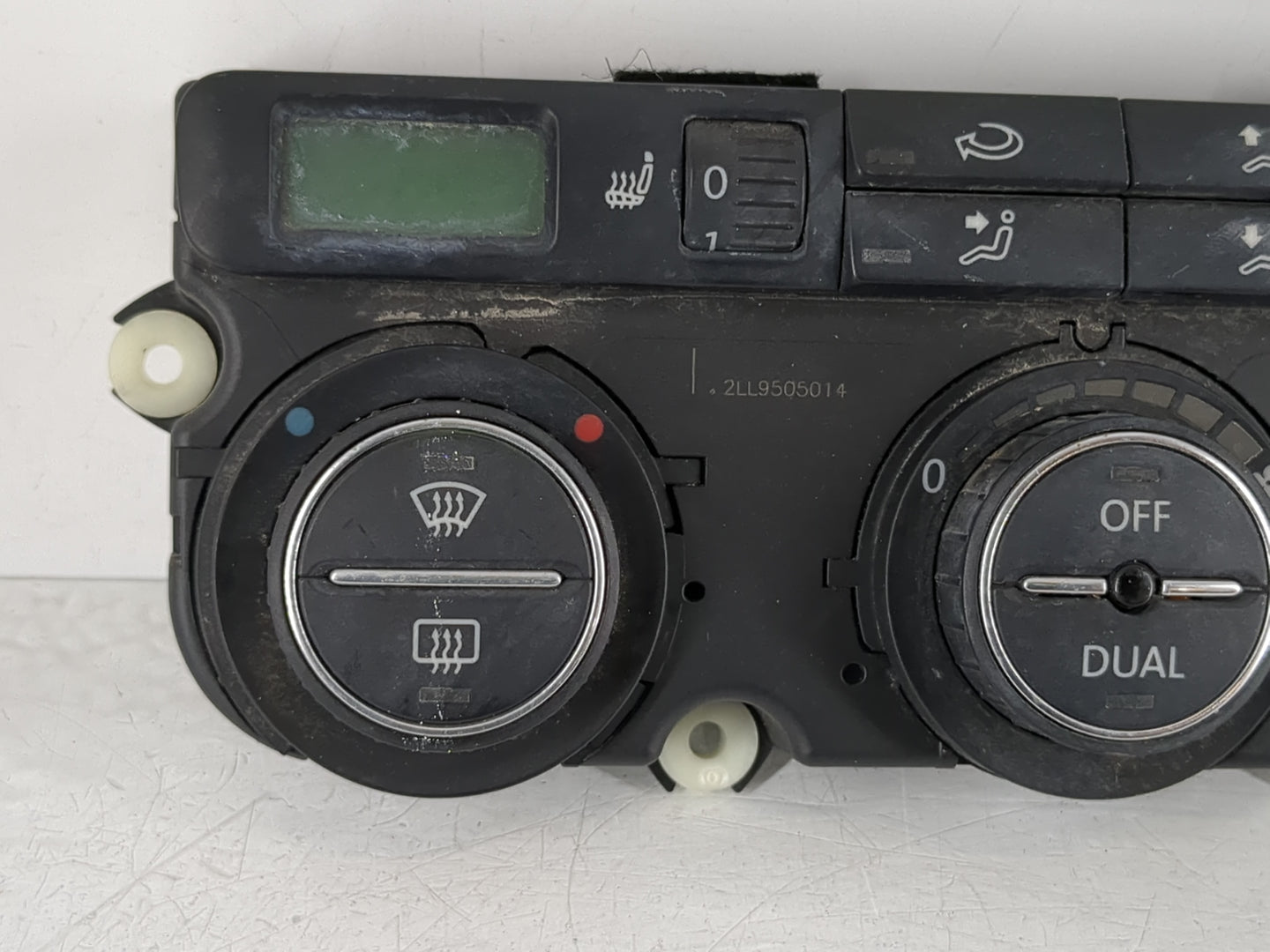 2008 Volkswagen Eos Climate Control Module Temperature AC/Heater Replacement P/N:788 884-15 Fits OEM Used Auto Parts - Oemus