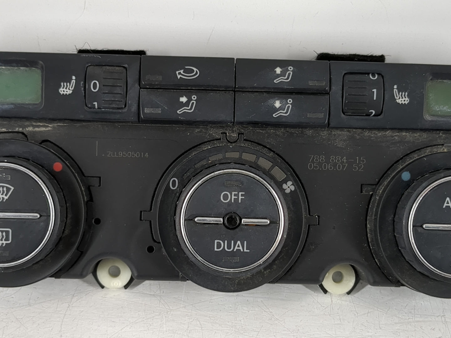2008 Volkswagen Eos Climate Control Module Temperature AC/Heater Replacement P/N:788 884-15 Fits OEM Used Auto Parts - Oemus