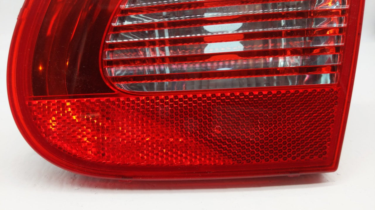 2007-2011 Volkswagen Eos Tail Light Assembly Passenger Right OEM P/N:1Q0945094 Fits Fits 2007 2008 2009 2010 2011 OEM Used A